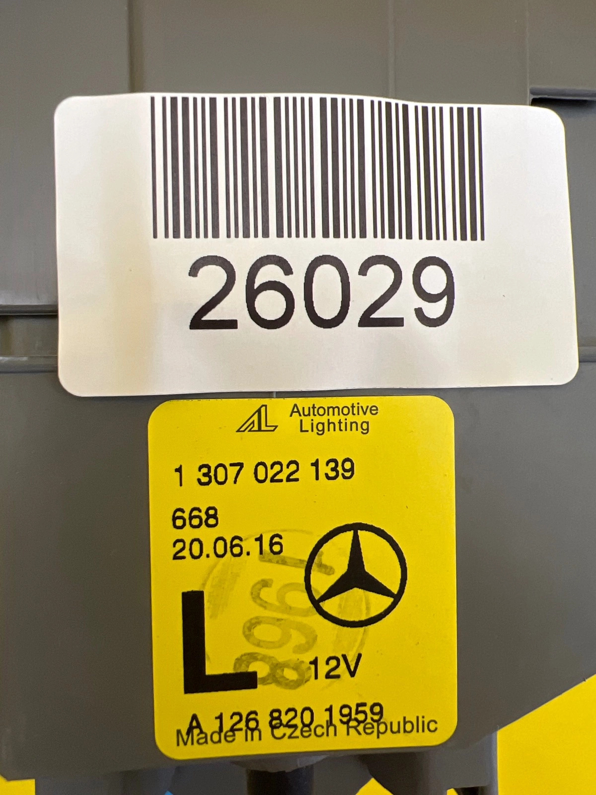 Phare avant droit Mercedes W126 A1268201959 Autolamps 2 Phare avant droit Mercedes W126 A1268201959