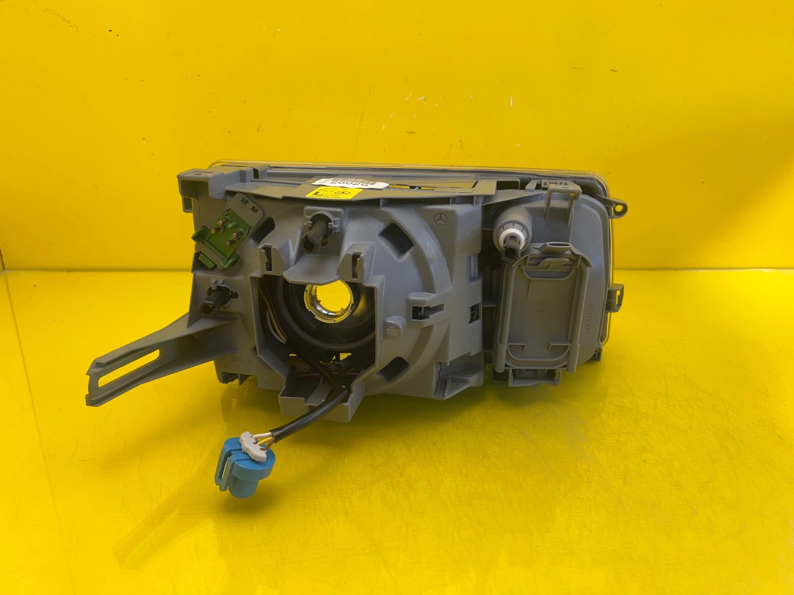 Phare avant droit Mercedes W126 A1268201959 Autolamps 3 Phare avant droit Mercedes W126 A1268201959