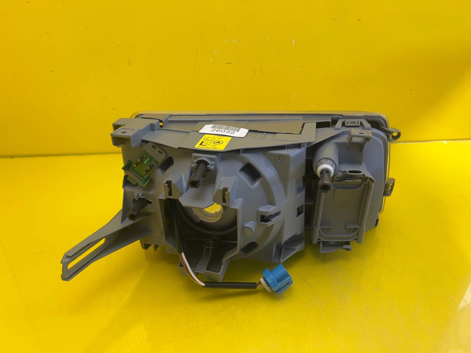 Phare avant droit Mercedes W126 A1268201959 Autolamps 3 Phare avant droit Mercedes W126 A1268201959