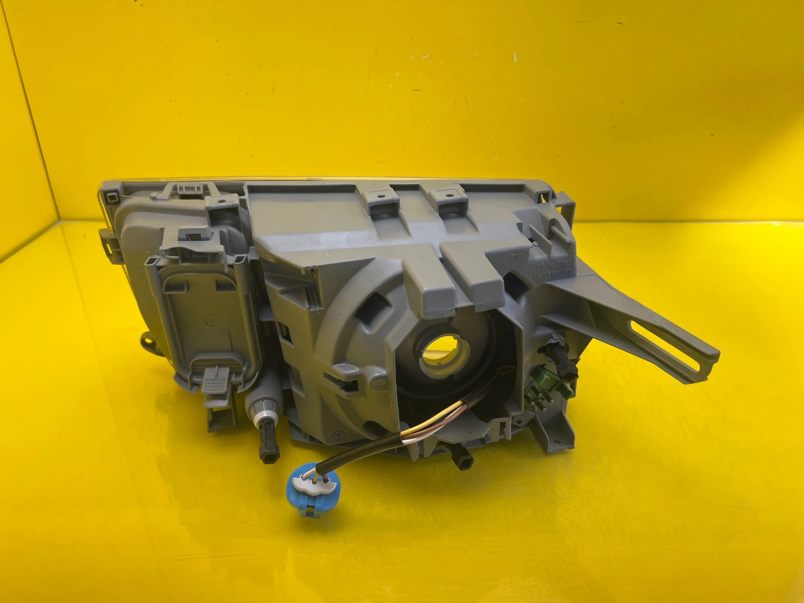 Phare avant droit Mercedes W126 A1268201959 Autolamps 4 Phare avant droit Mercedes W126 A1268201959