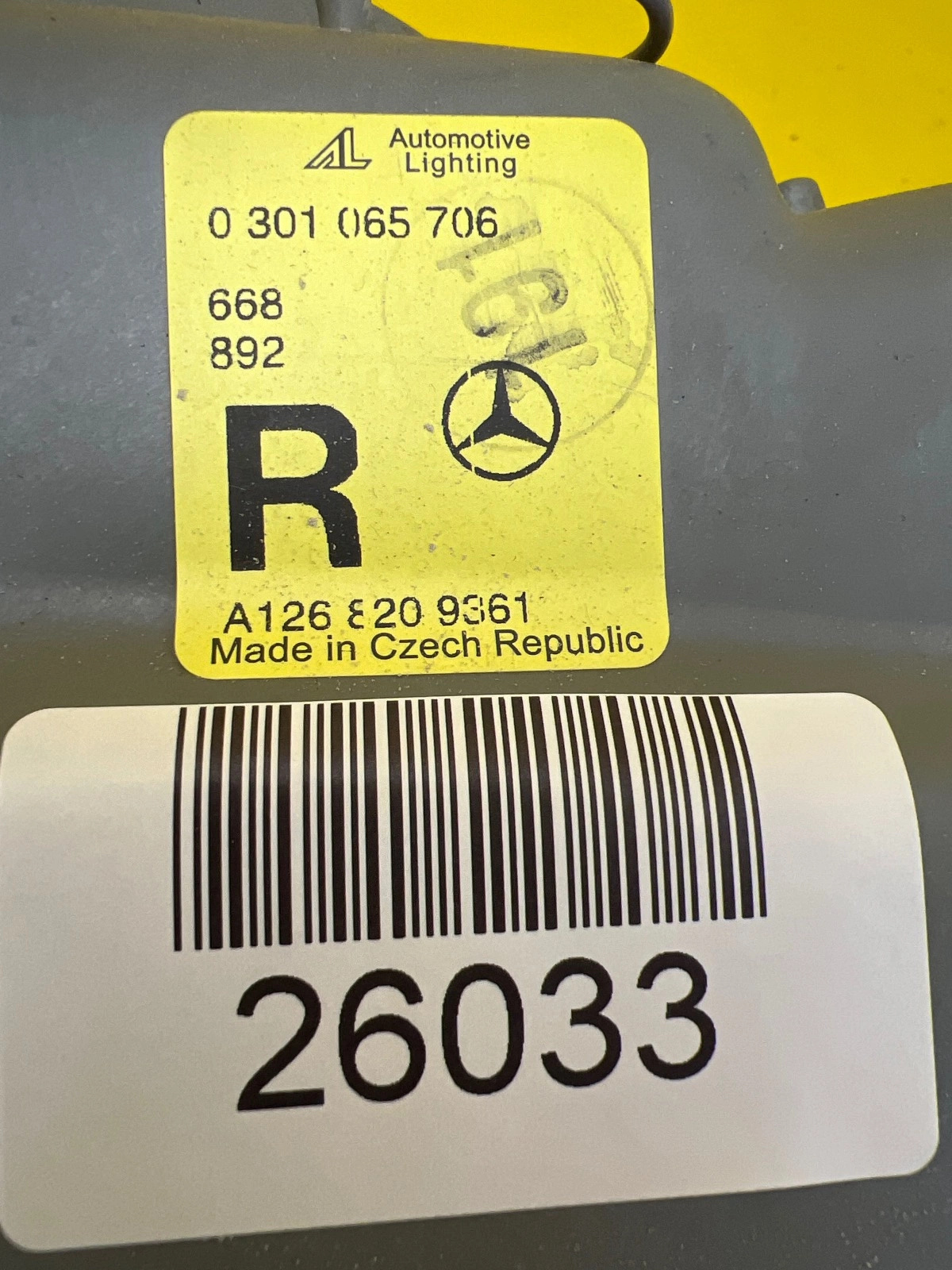 Phare droit Mercedes W126 79-91 A1268209361 Autolamps 2 Phare droit Mercedes W126 79-91 A1268209361