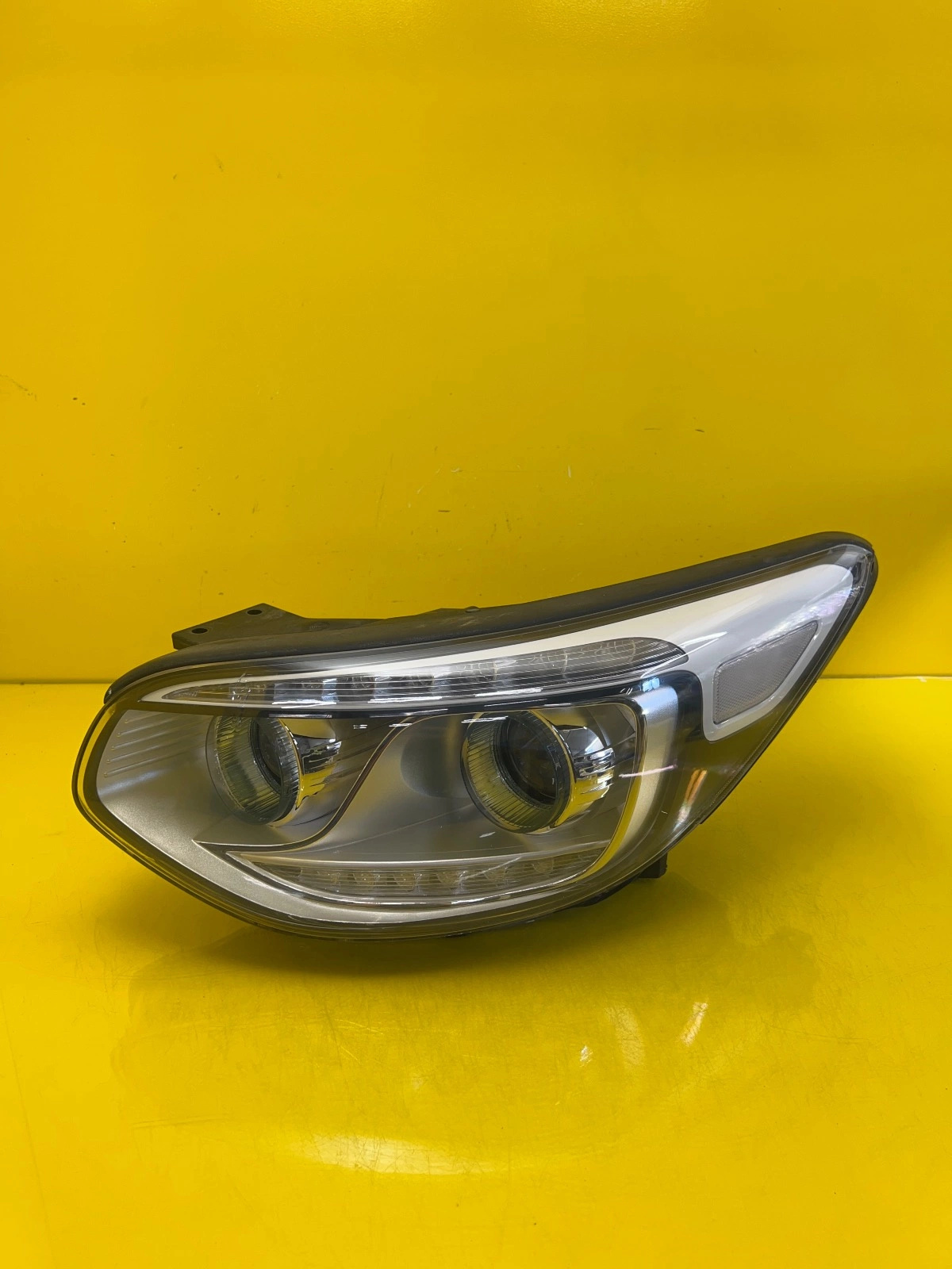 Phare avant gauche Kia Soul 2 Lift Led Two Lens EV Hybrid Autolamps Phare avant gauche Kia Soul 2 Lift Led Two Lens EV Hybrid