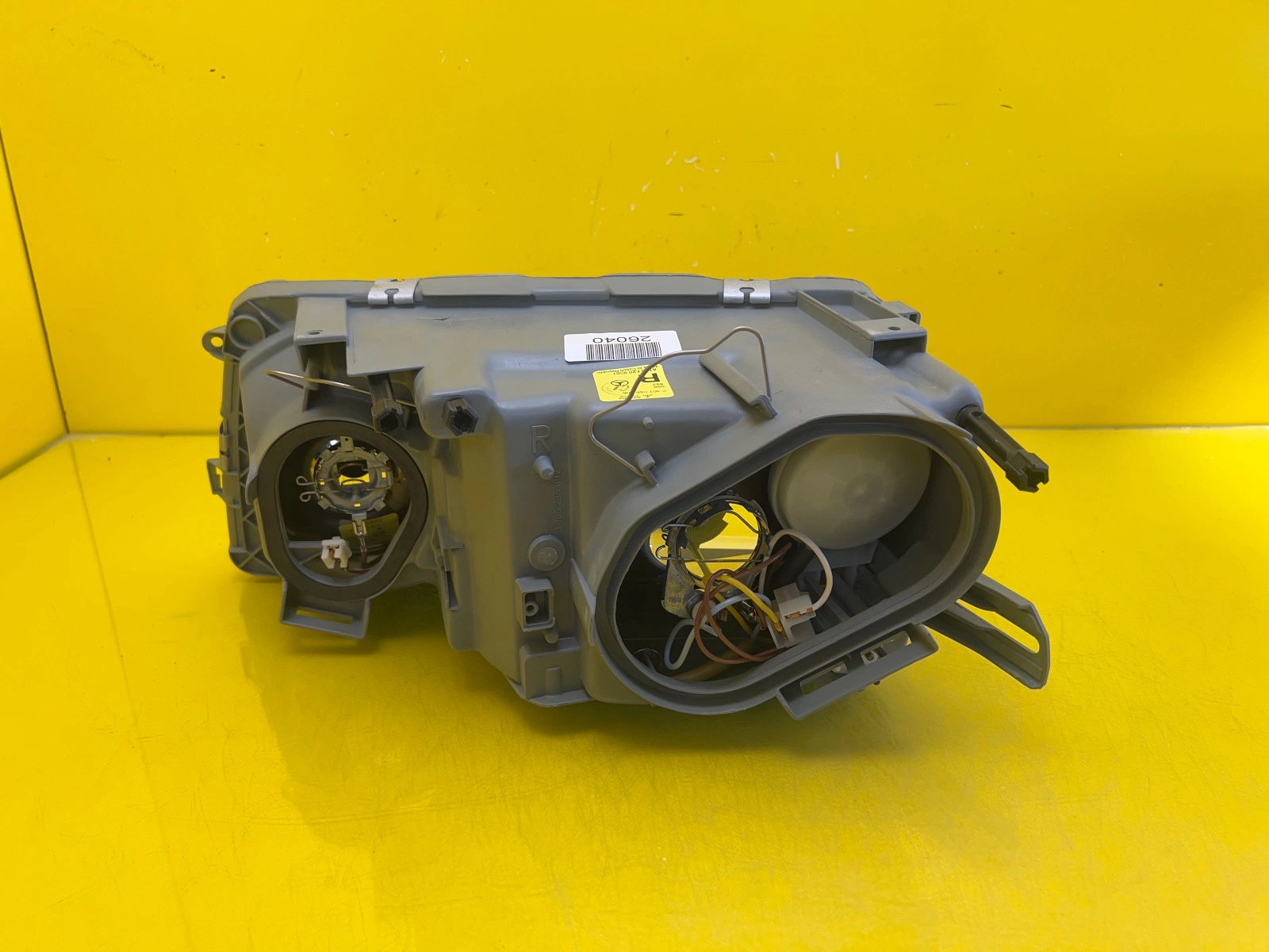 Phare droit Mercedes W126 79-91 A1268209361 Autolamps 3 Phare droit Mercedes W126 79-91 A1268209361