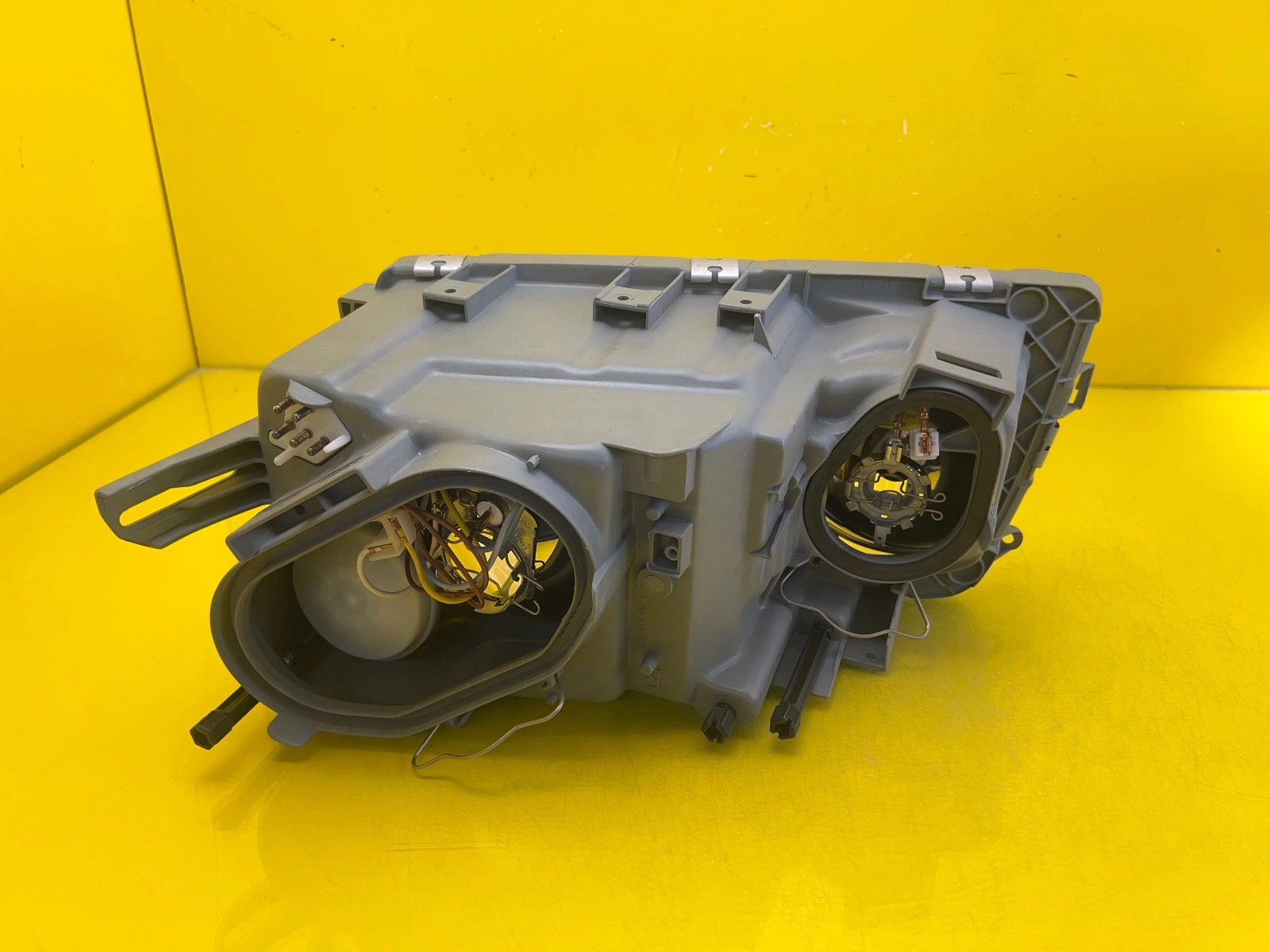 Phare droit Mercedes W126 79-91 A1268209361 Autolamps 4 Phare droit Mercedes W126 79-91 A1268209361