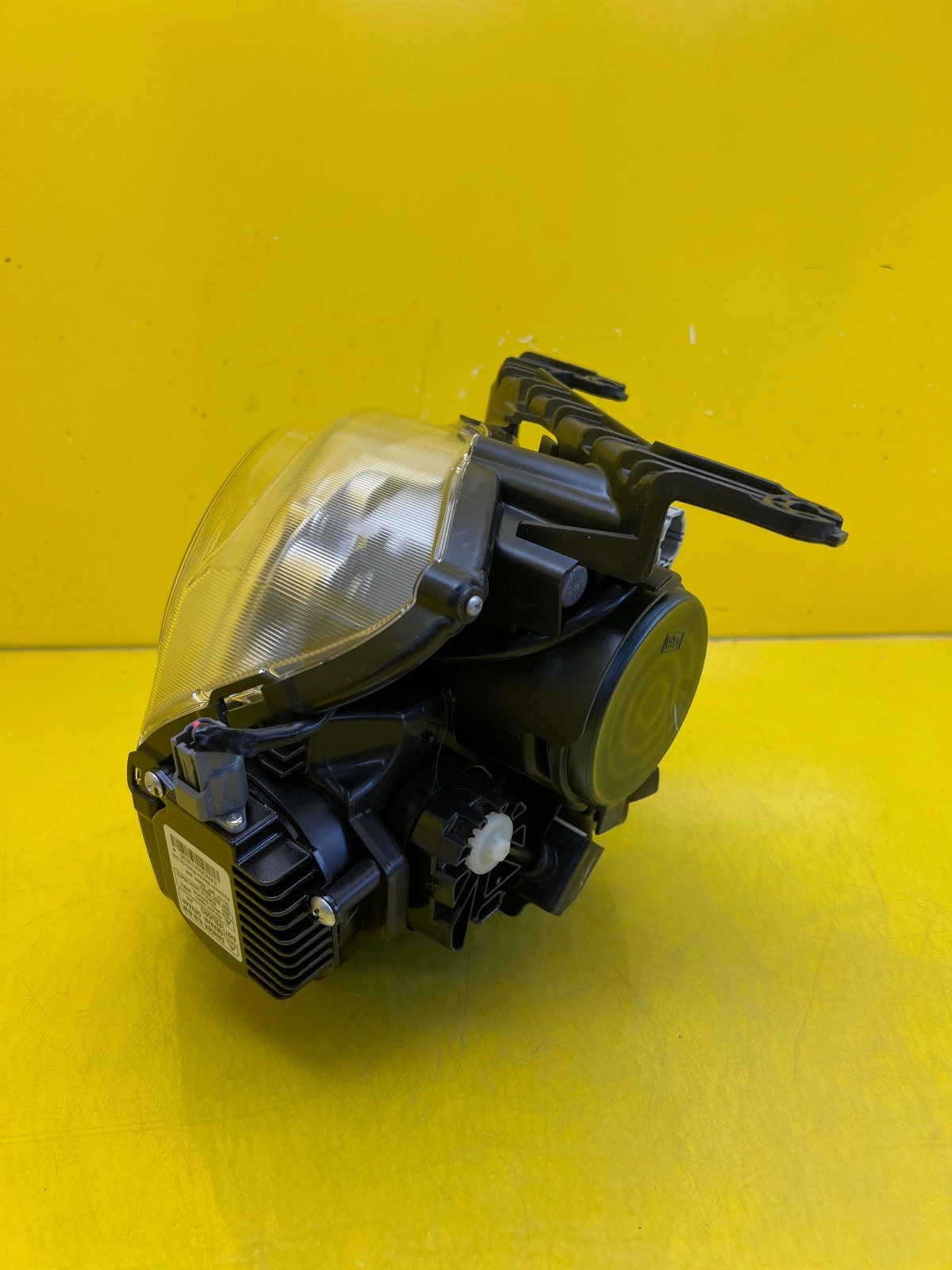 Phare avant gauche Nissan Juke Xenon Lift 14- Autolamps 4 Phare avant gauche Nissan Juke Xenon Lift 14-