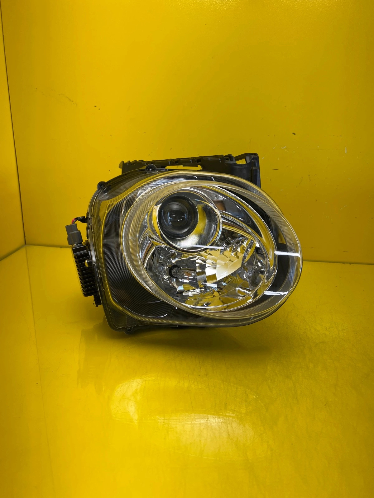 Phare avant droit Nissan Juke Xenon Lift 14- Autolamps Phare avant droit Nissan Juke Xenon Lift 14-