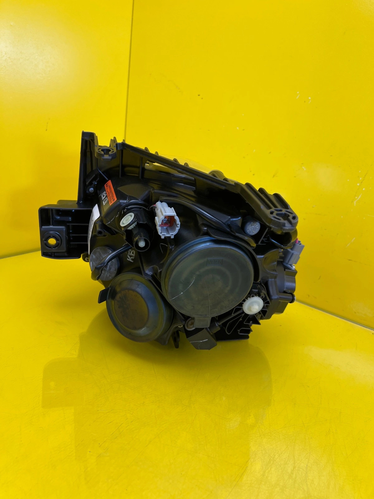 Phare avant droit Nissan Juke Xenon Lift 14- Autolamps 4 Phare avant droit Nissan Juke Xenon Lift 14-