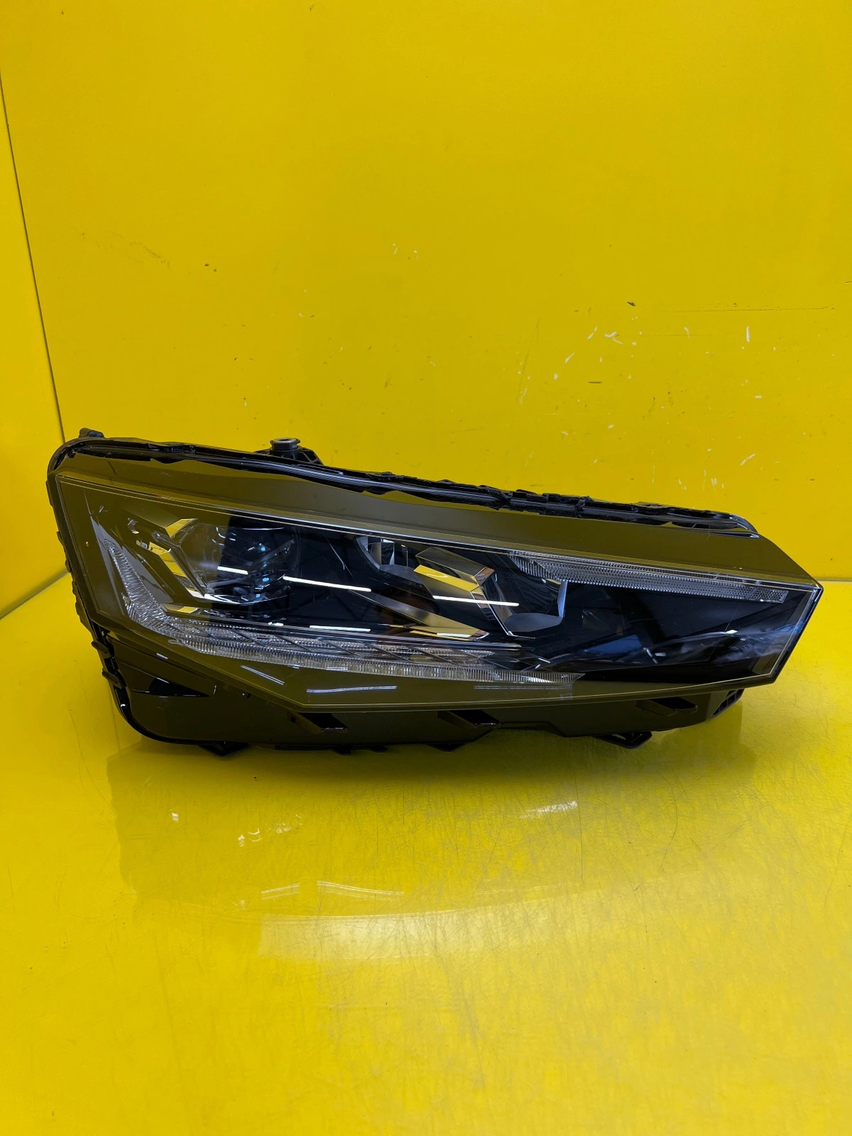 Phare droit Skoda Scala Full Led 657941016A Autolamps Phare droit Skoda Scala Full Led 657941016A