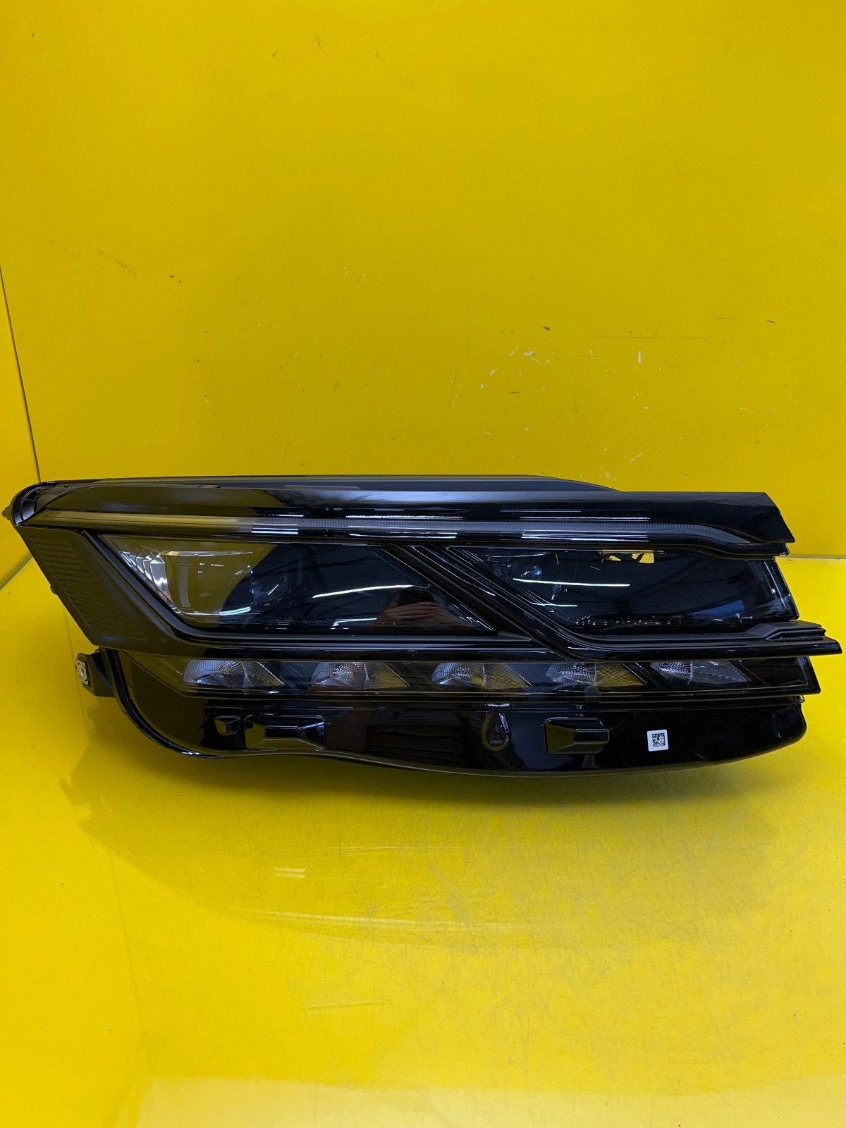 Phare droit VW Touareg III 3 19- Full Led 761941082A Autolamps Phare droit VW Touareg III 3 19- Full Led 761941082A