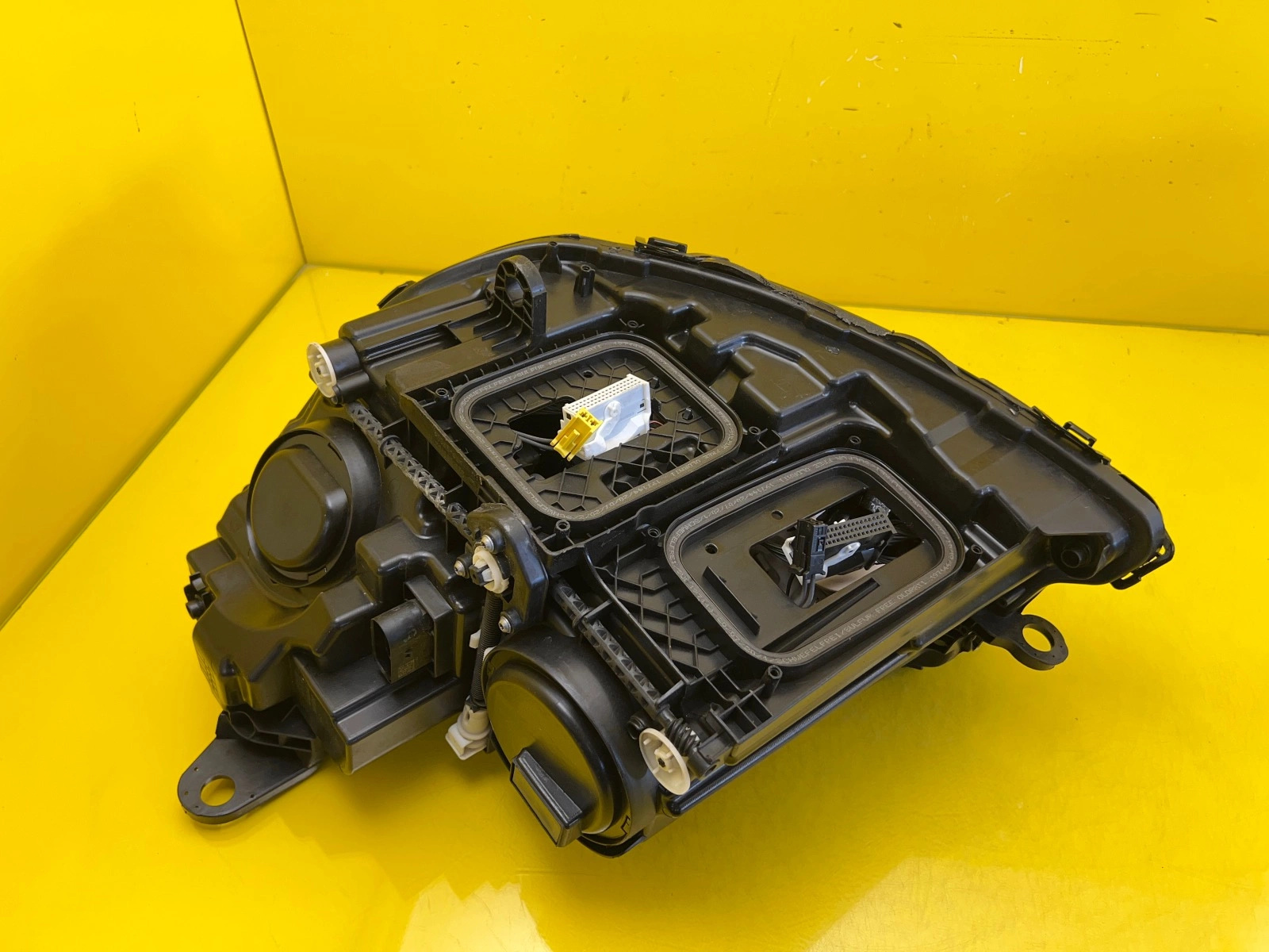 Phare droit Mercedes Classe E W213 multifaisceaux A2139060210 Autolamps 6 Phare droit Mercedes Classe E W213 multifaisceaux A2139060210