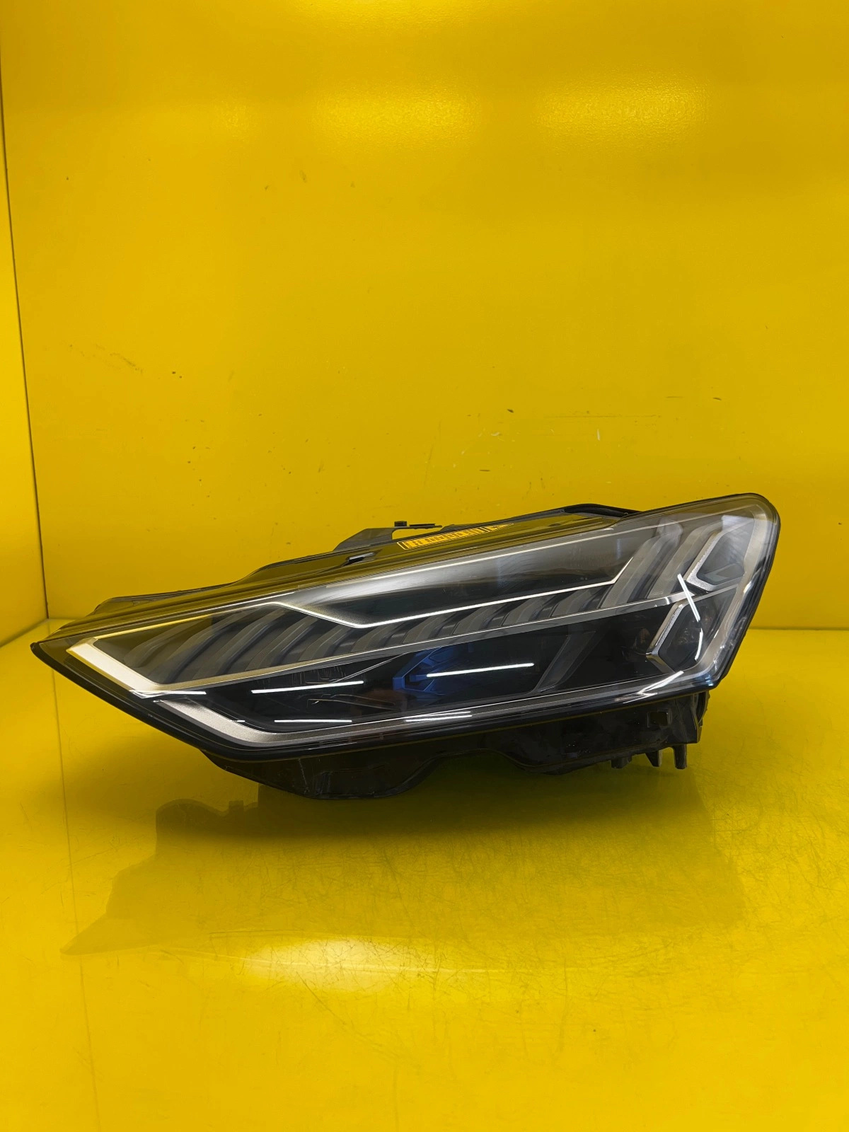 Phare gauche Audi RS6 RS7 4K8 C8 Laser 2019- 4K8941085F Autolamps Phare gauche Audi RS6 RS7 4K8 C8 Laser 2019- 4K8941085F