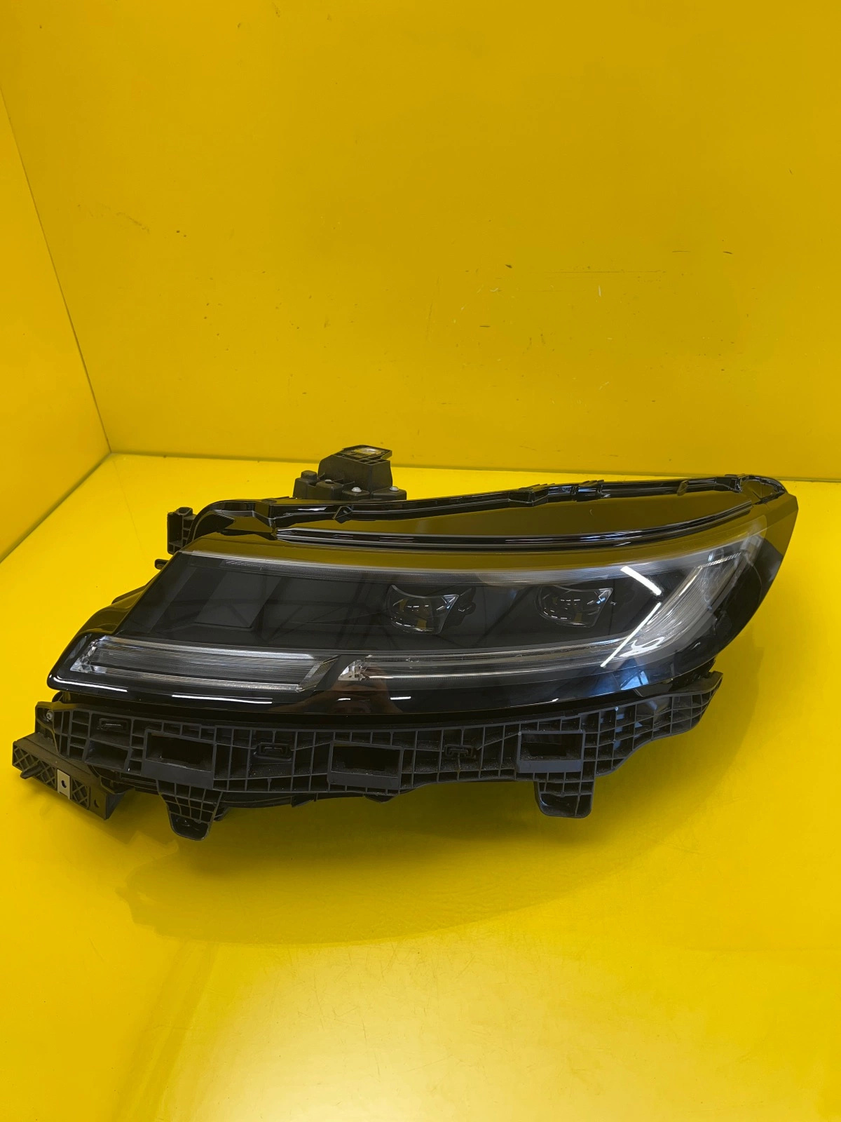 Phare gauche Land Rover Range Rover Sport L461 Full Led UK N9X2-13W030-AJ Autolamps Phare gauche Land Rover Range Rover Sport L461 Full Led UK N9X2-13W030-AJ