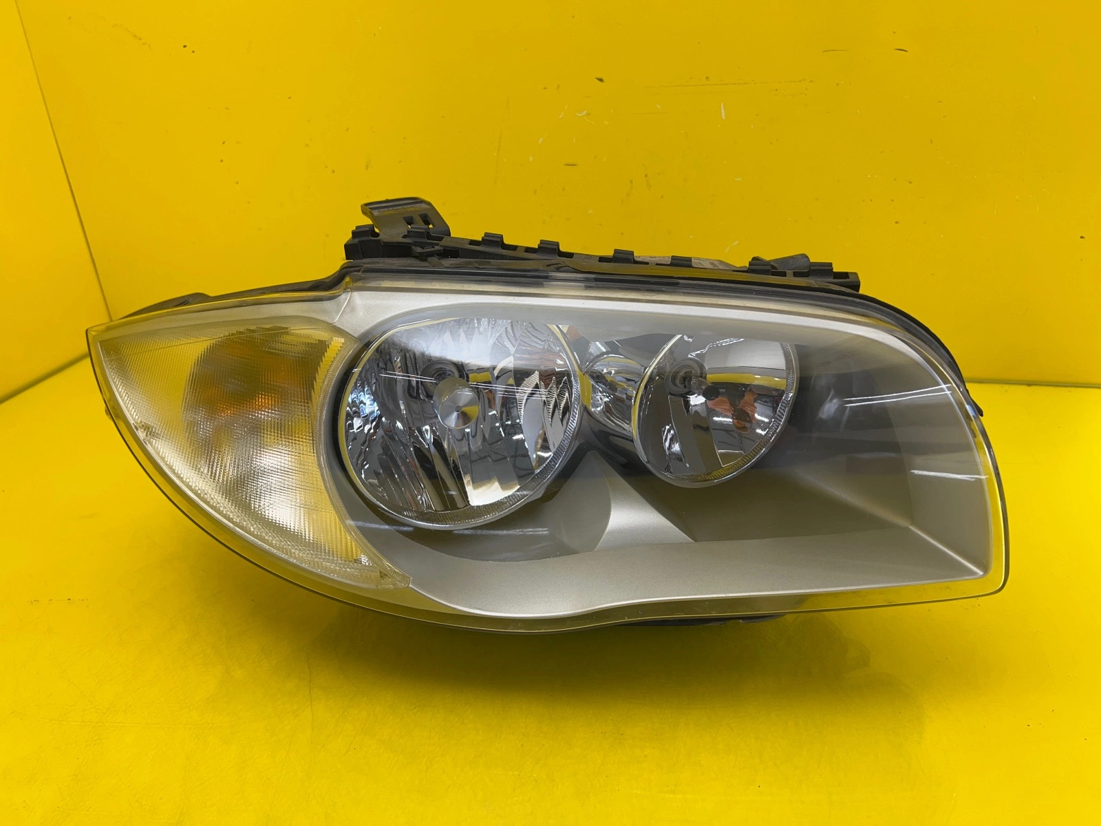 Phare droit BMW 1 E87 Regular 6924488-09 Autolamps Phare droit BMW 1 E87 Regular 6924488-09