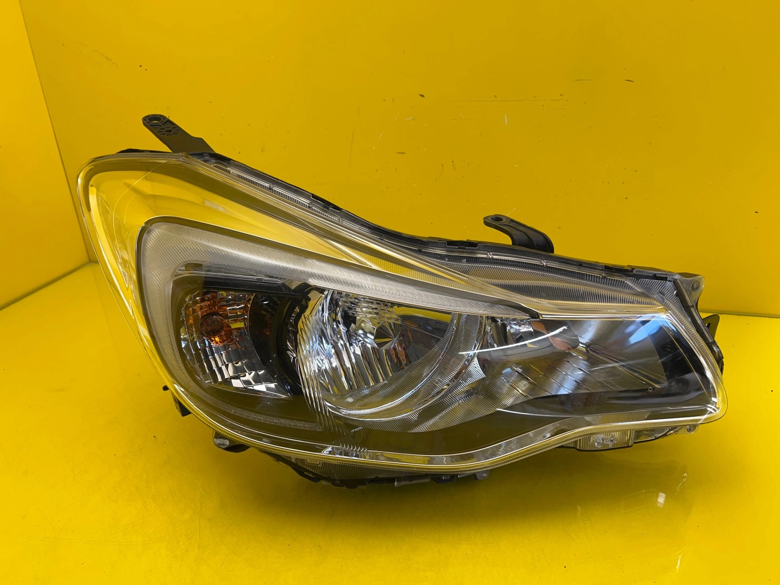 Phare droit Subaru Impreza XV 11-17 Xenon Led Autolamps Phare droit Subaru Impreza XV 11-17 Xenon Led