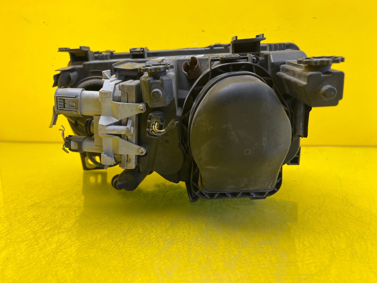 Phare droit BMW 3 E46 Compact Xenon 6905496 Autolamps 4 Phare droit BMW 3 E46 Compact Xenon 6905496