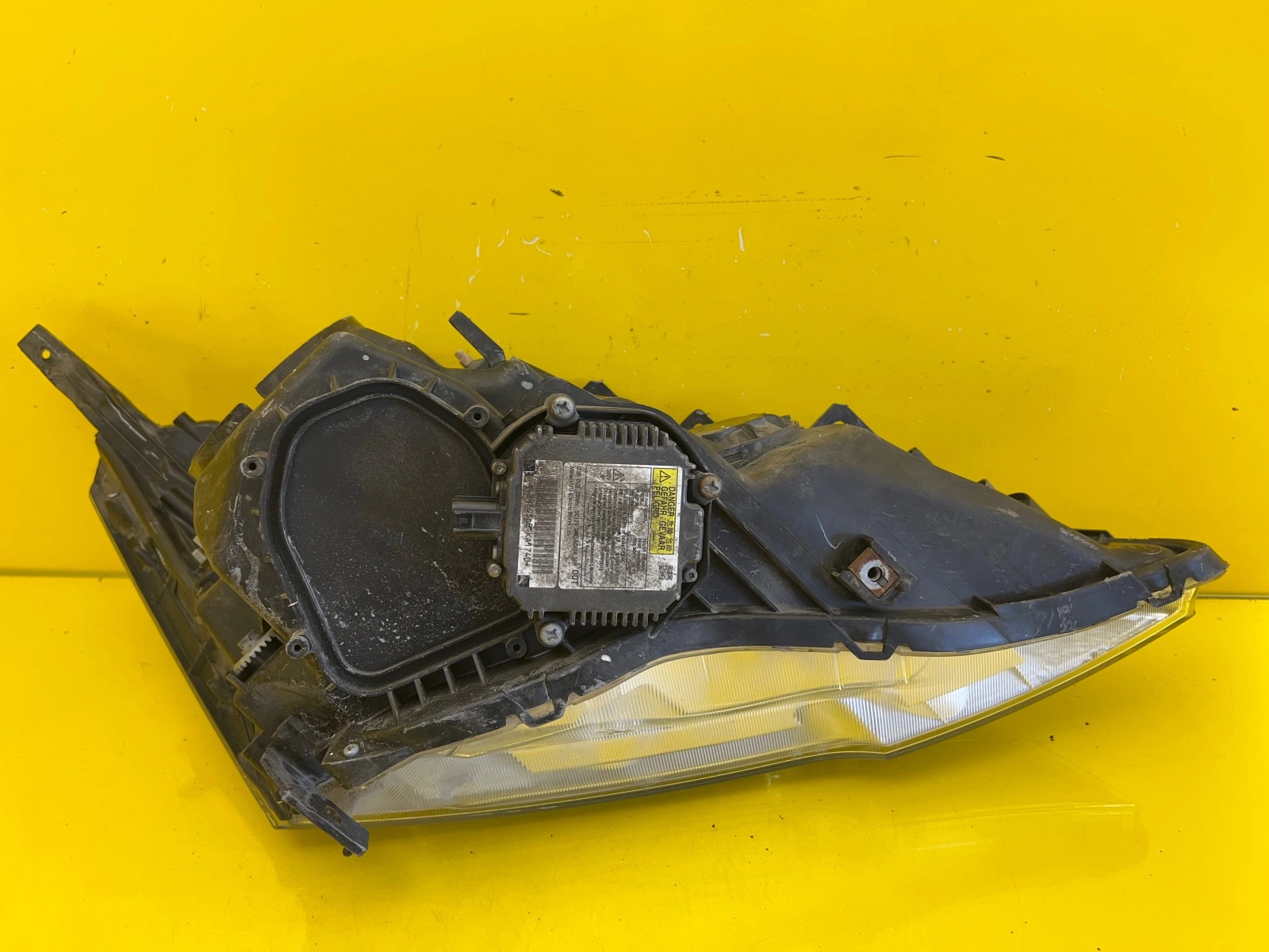 Phare gauche Honda CR-V CRV Xenon 06-12 33150-SWW-G1 Autolamps 6 Phare gauche Honda CR-V CRV Xenon 06-12 33150-SWW-G1