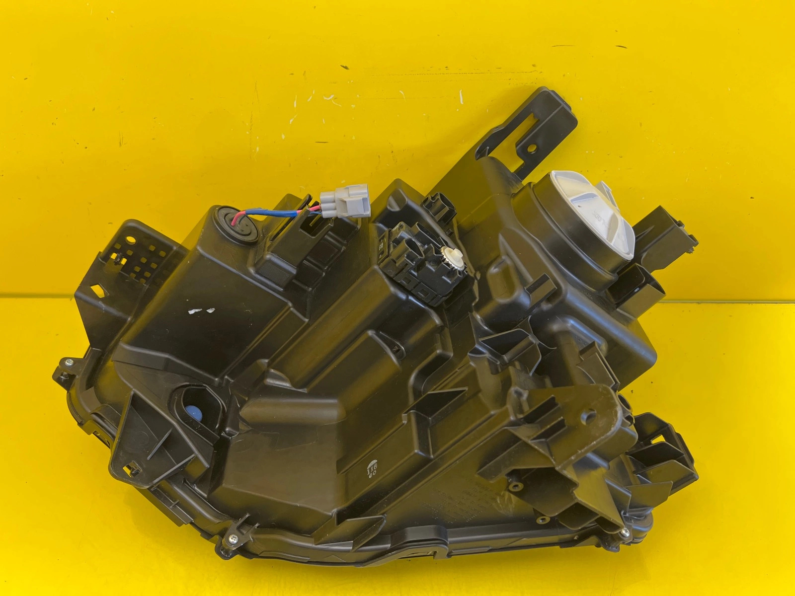 Phare gauche Mitsubishi Eclipse Cross Lift 2022- Autolamps 6 Phare gauche Mitsubishi Eclipse Cross Lift 2022-