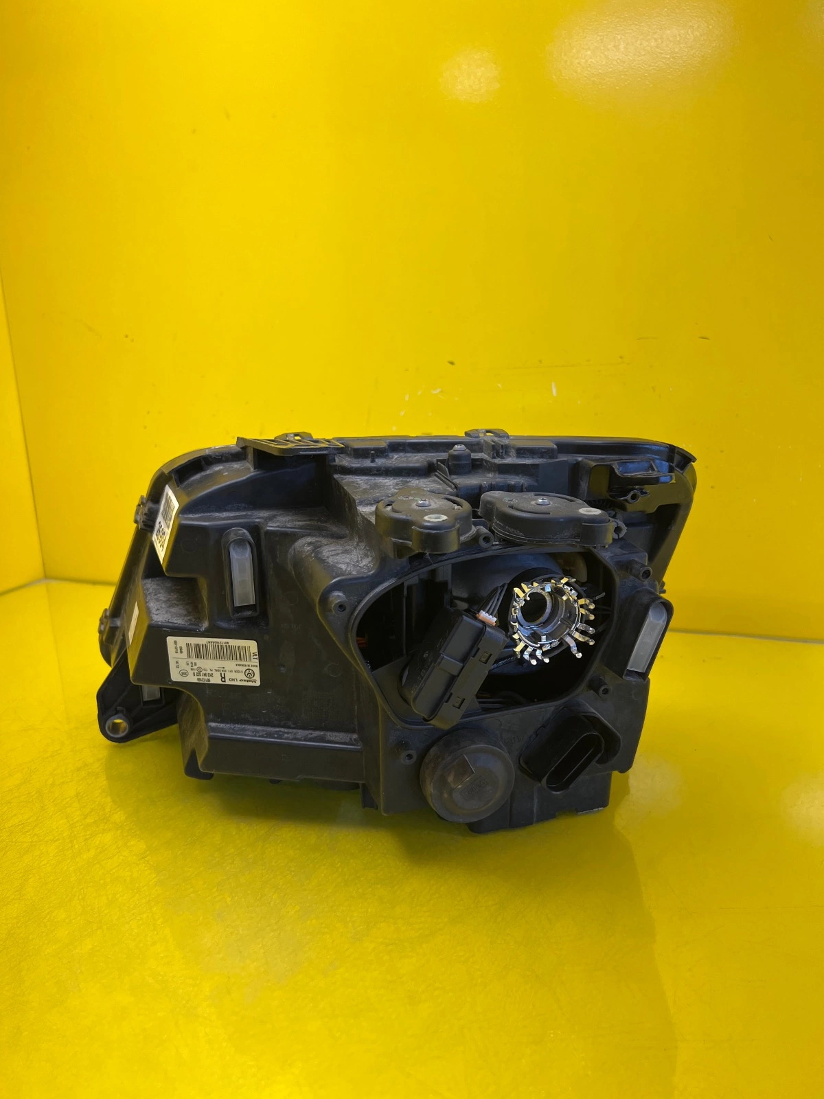 Phare droit VW Amarok 2H3 Lift Bi-Ksenon Led 2H3941032B Autolamps 4 Phare droit VW Amarok 2H3 Lift Bi-Ksenon Led 2H3941032B