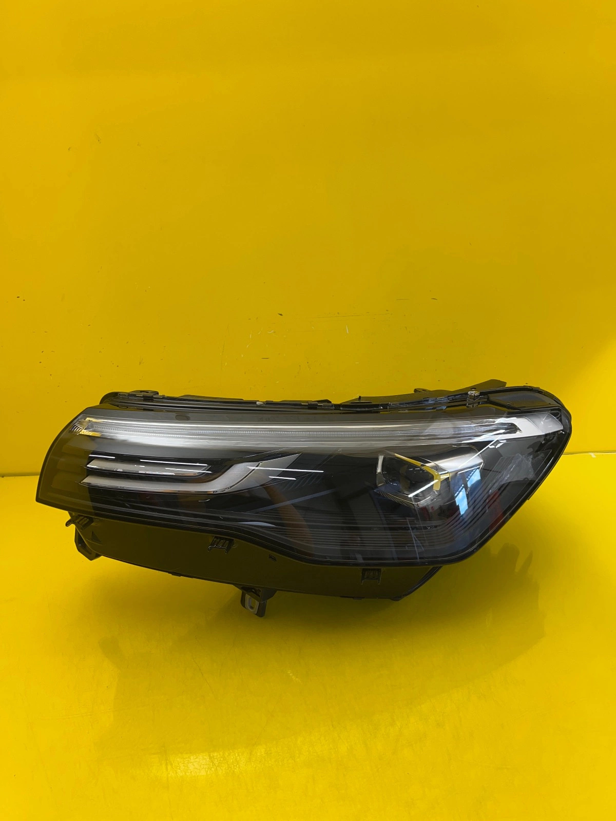 Phare avant gauche VW Tiguan III 3 571 Full Led 2024- 571941005B Autolamps Phare avant gauche VW Tiguan III 3 571 Full Led 2024- 571941005B