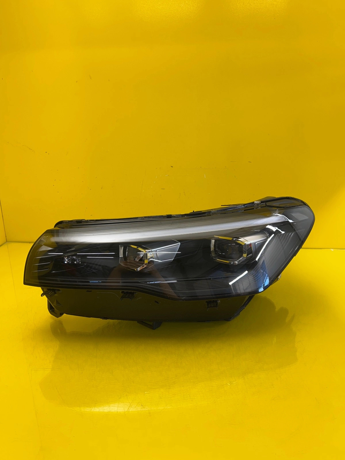 Phare avant gauche VW Tiguan III Full Led 571941035C Autolamps Phare avant gauche VW Tiguan III Full Led 571941035C