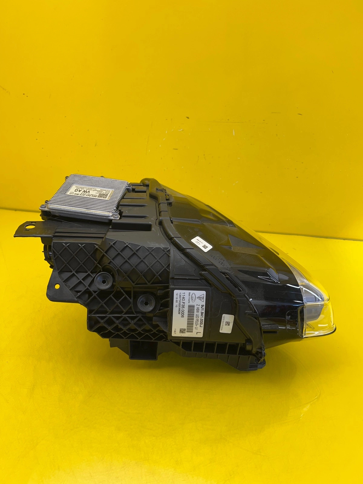 Phare gauche Porsche Taycan Full Led 9J1941033J Autolamps 4 Phare gauche Porsche Taycan Full Led 9J1941033J