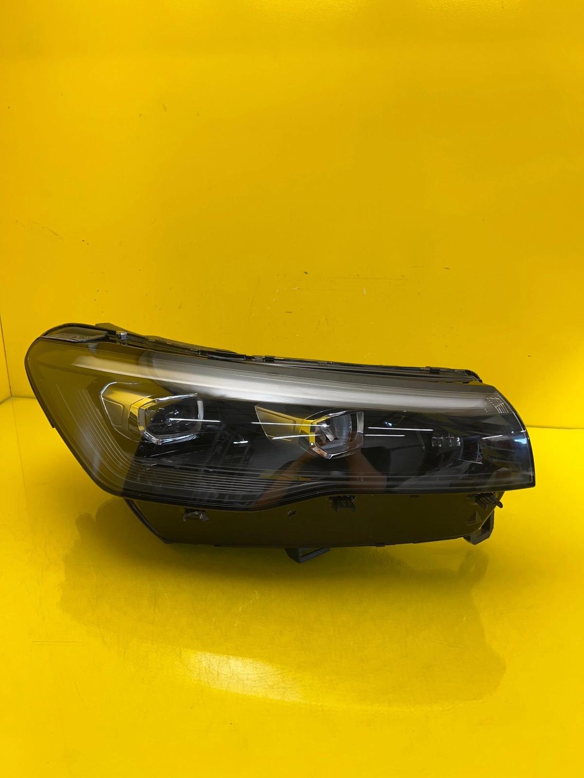 Phare avant droit VW Tiguan III Full Led 571941036C Autolamps Phare avant droit VW Tiguan III Full Led 571941036C