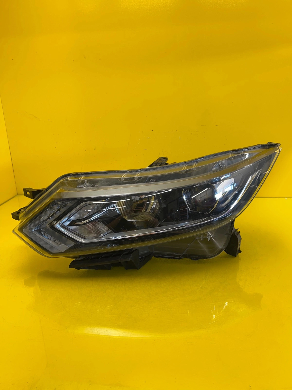 Phare gauche Nissan Qashqai II 2 Lift 17- J11 Lens+Led Autolamps Phare gauche Nissan Qashqai II 2 Lift 17- J11 Lens+Led
