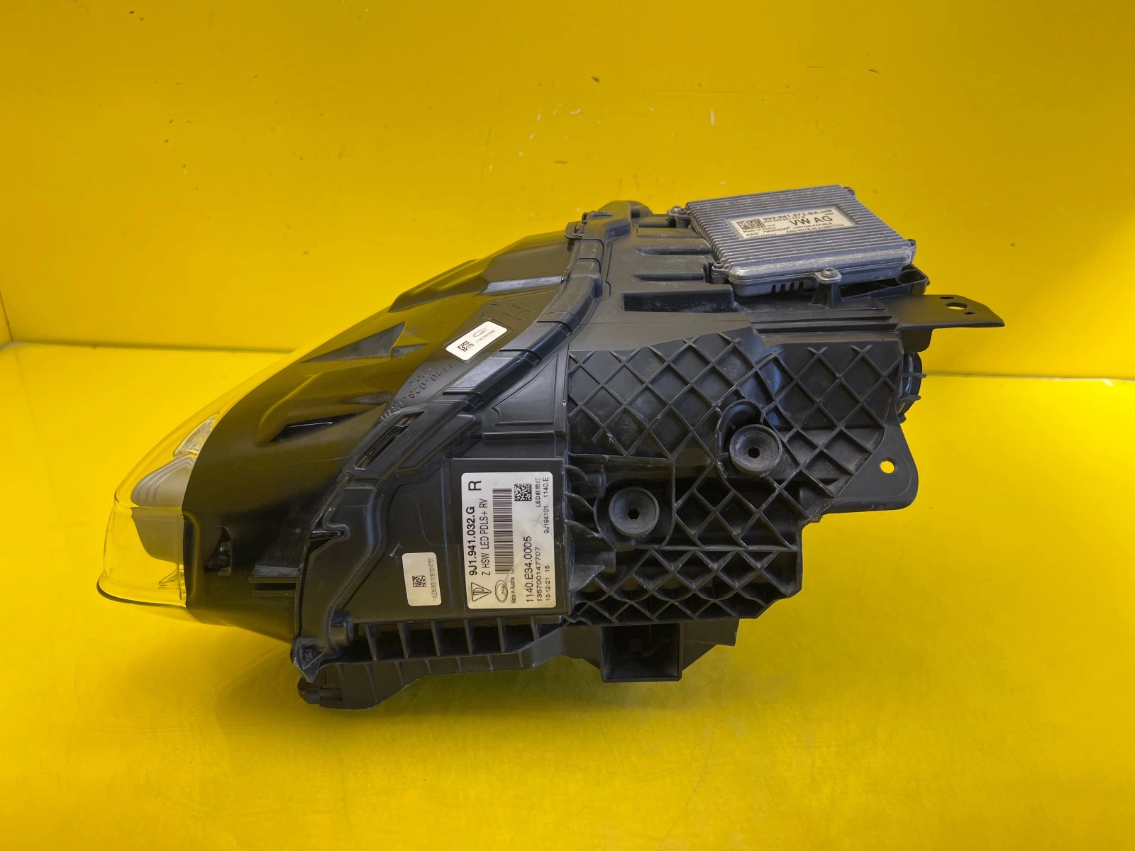 Phare avant droit Porsche Taycan Full Led Matrix 9J1941032G Autolamps 4 Phare avant droit Porsche Taycan Full Led Matrix 9J1941032G