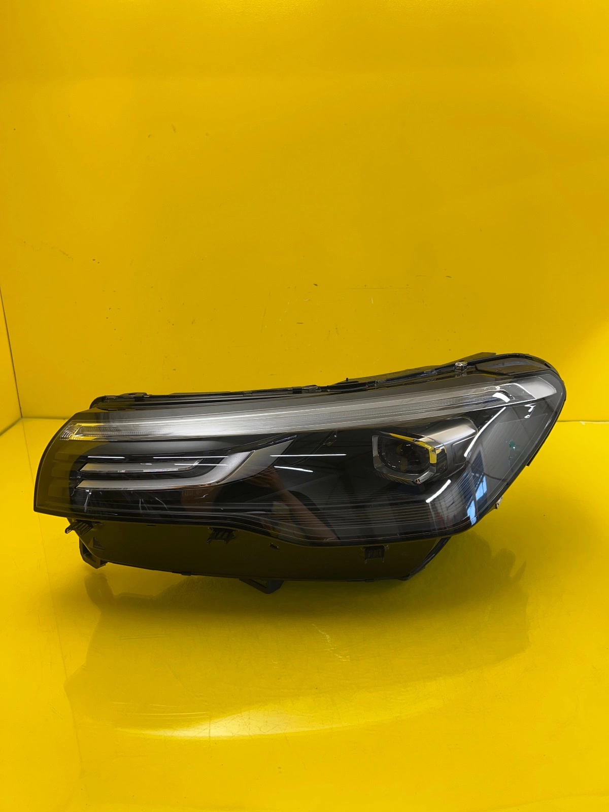 Phare avant gauche VW Tiguan III 3 571 Full Led 2024- 571941005B Autolamps Phare avant gauche VW Tiguan III 3 571 Full Led 2024- 571941005B