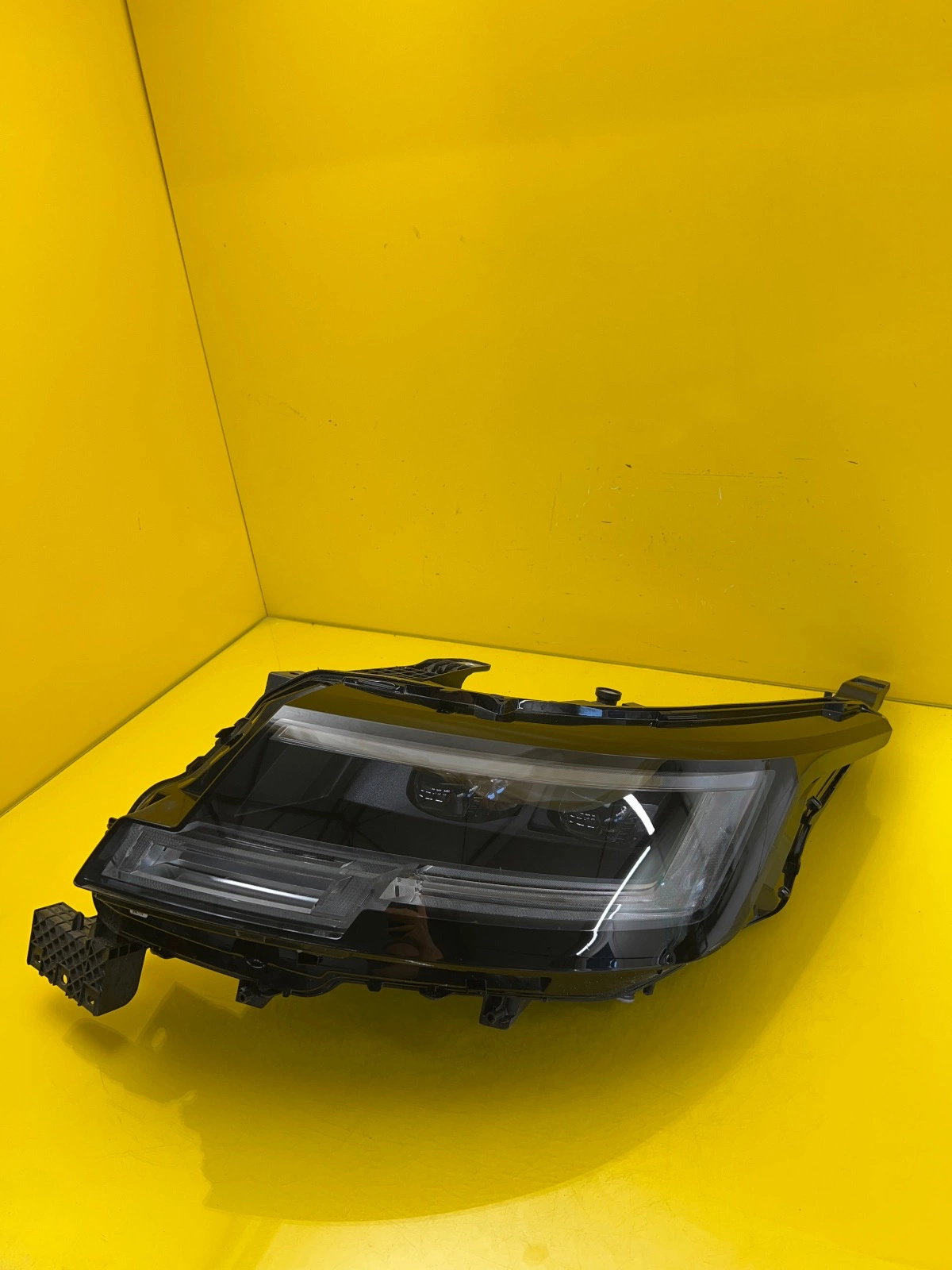 Range Rover L460 Full Led Headlight gauche M8E2-13W030-AC Autolamps Range Rover L460 Full Led Headlight gauche M8E2-13W030-AC