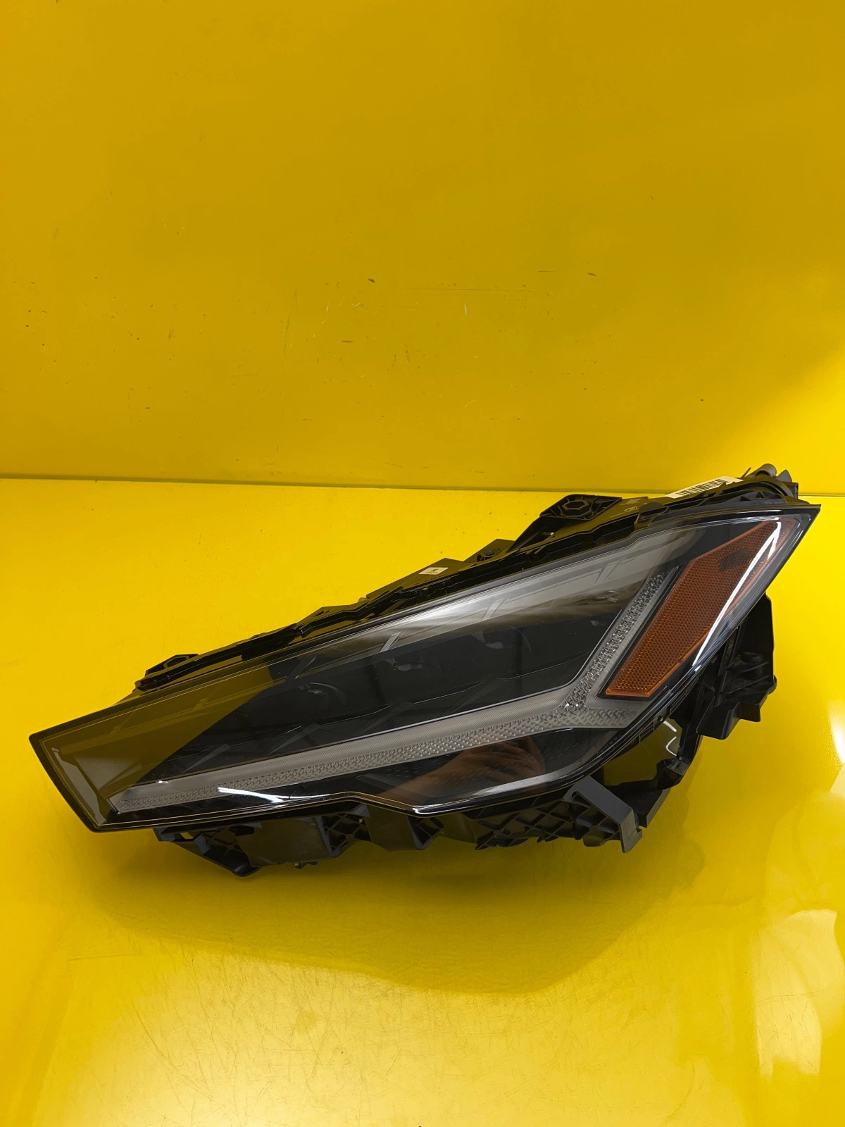 Phare gauche Lamborghini Urus Full Led 4ML941035B USA Autolamps Phare gauche Lamborghini Urus Full Led 4ML941035B USA