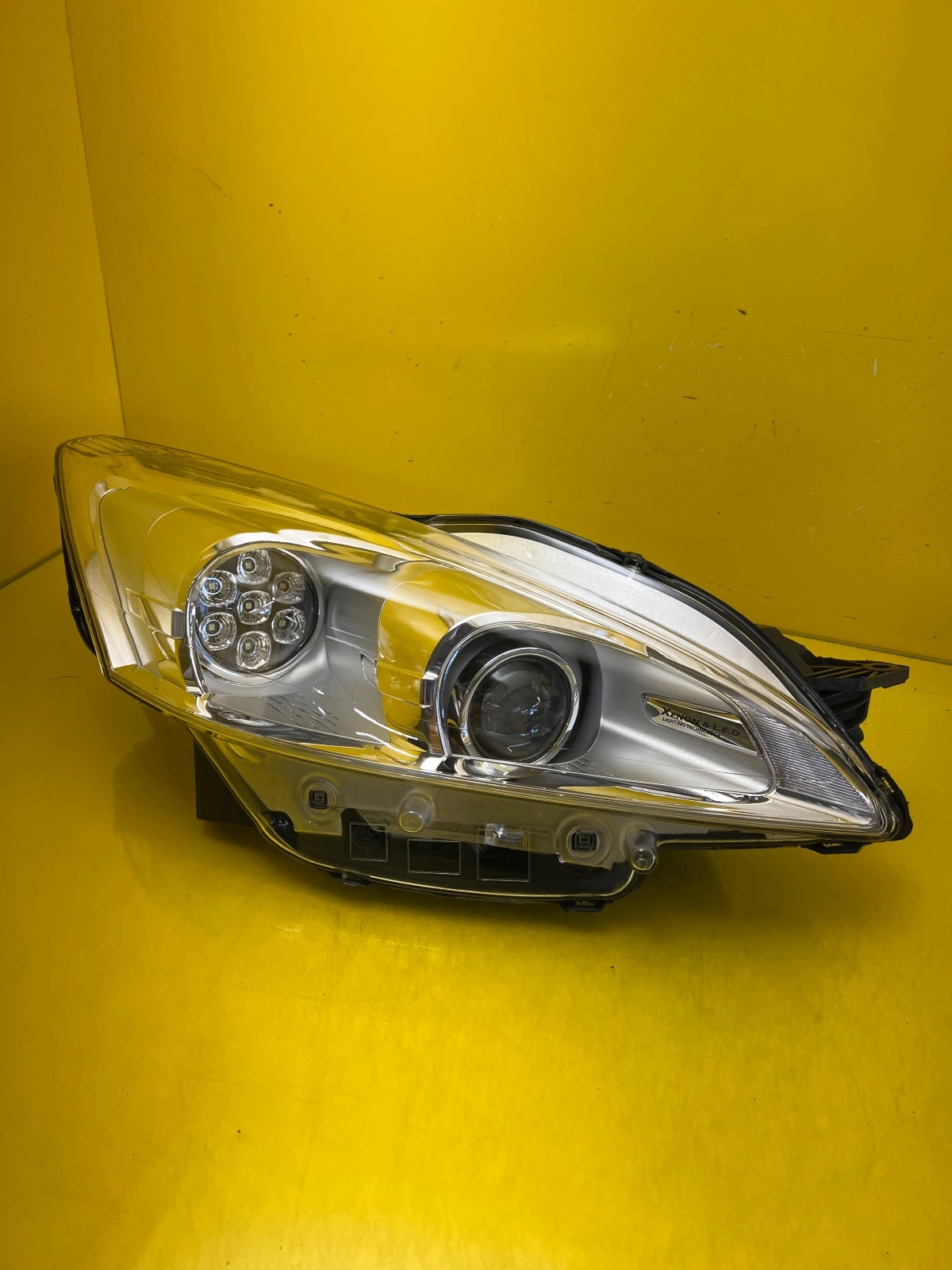 Phare avant droit Peugeot 508 10-14 Xenon Led 9687580580 Autolamps Phare avant droit Peugeot 508 10-14 Xenon Led 9687580580
