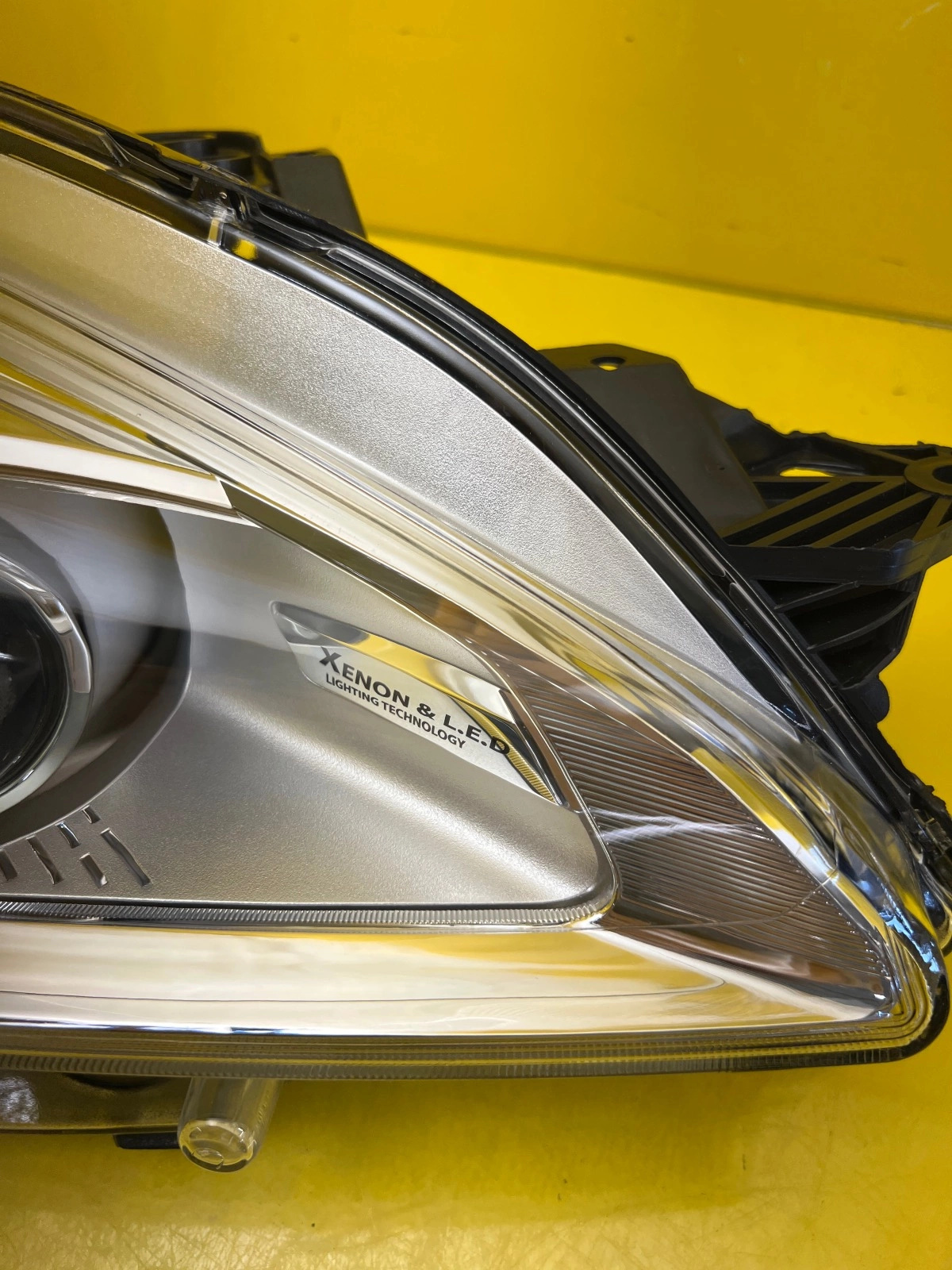 Phare avant droit Peugeot 508 10-14 Xenon Led 9687580580 Autolamps 2 Phare avant droit Peugeot 508 10-14 Xenon Led 9687580580