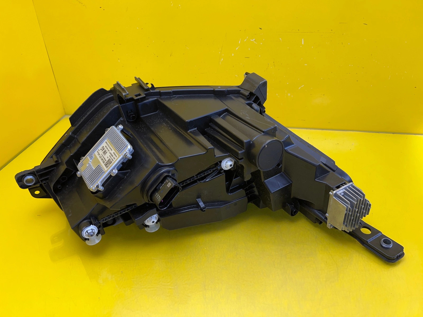 Phare gauche VW ID BUZZ 1T4941005C Full Led Autolamps 4 Phare gauche VW ID BUZZ 1T4941005C Full Led