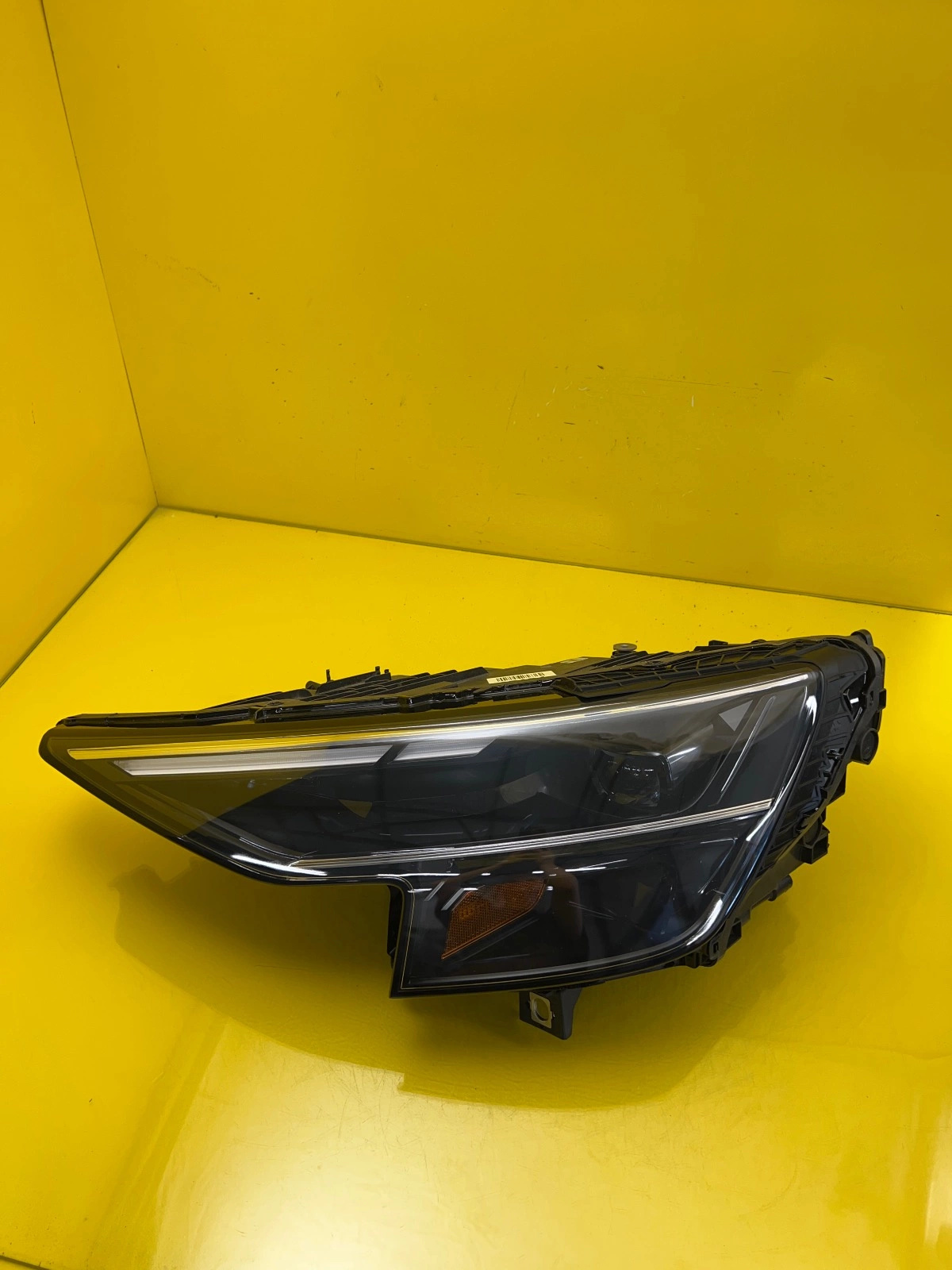 Phare gauche Audi Q8 SQ8 4M Lift Full Led 4M8941011 USA Autolamps Phare gauche Audi Q8 SQ8 4M Lift Full Led 4M8941011 USA