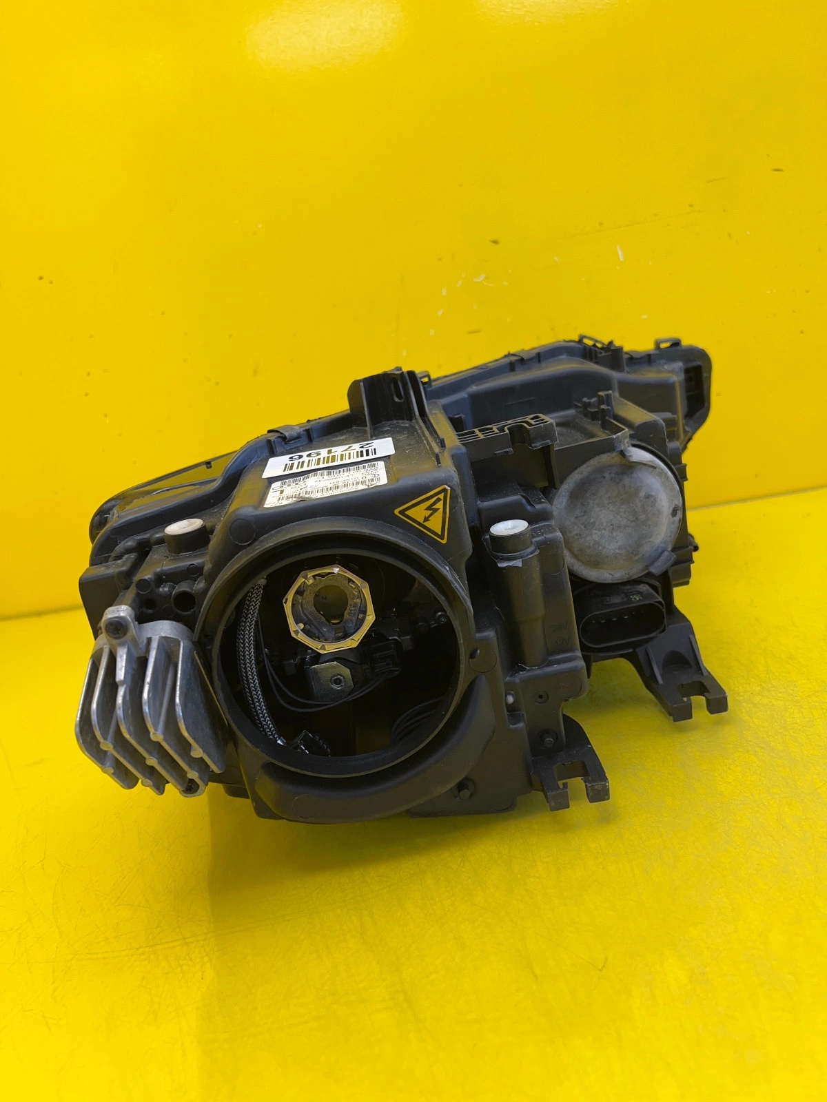 Phare gauche Audi A5 8T Lift 11-15 Bi-Xenon Led 8T0941005C Autolamps 4 Phare gauche Audi A5 8T Lift 11-15 Bi-Xenon Led 8T0941005C