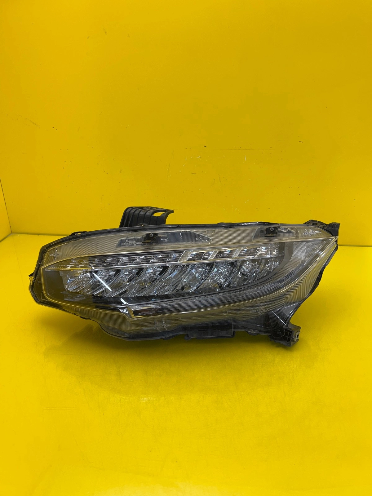 Phare avant gauche Honda Civic X 10 15- Full Led Autolamps Phare avant gauche Honda Civic X 10 15- Full Led