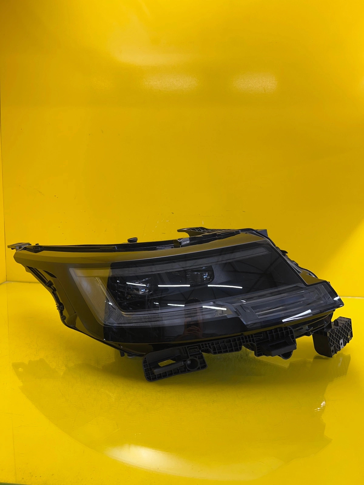 Phare droit Range Rover L460 Full Led M8E2-13W029-CC Autolamps Phare droit Range Rover L460 Full Led M8E2-13W029-CC