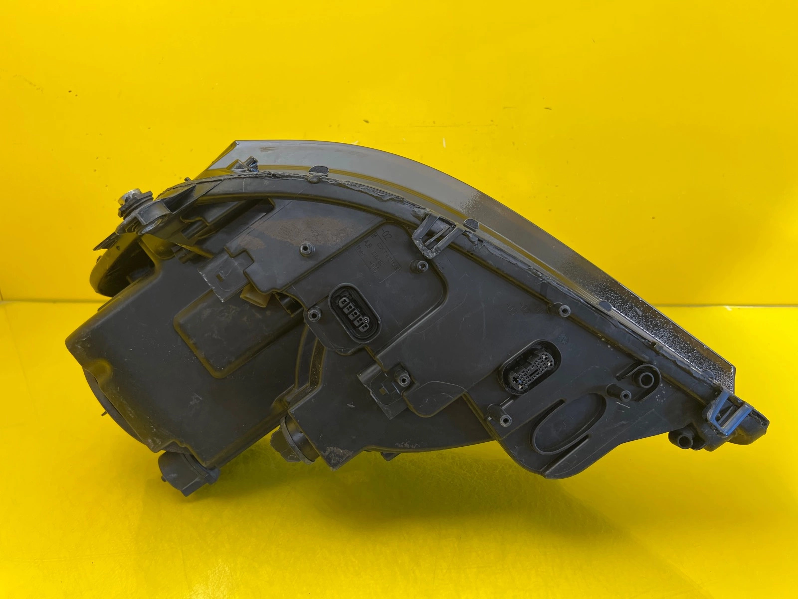 Phare avant droit Mercedes ML W164 Xenon A1648200661 Autolamps 5 Phare avant droit Mercedes ML W164 Xenon A1648200661