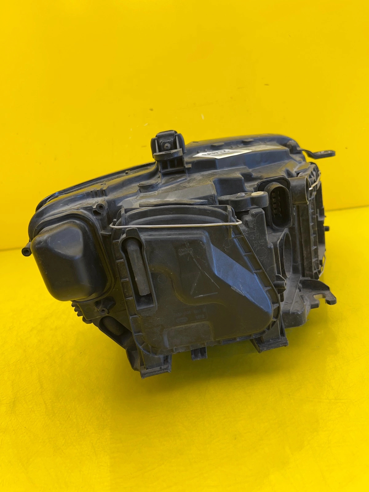 Phare avant gauche Audi Q5 8R Regular 08-12 8R0941003AM Autolamps 4 Phare avant gauche Audi Q5 8R Regular 08-12 8R0941003AM