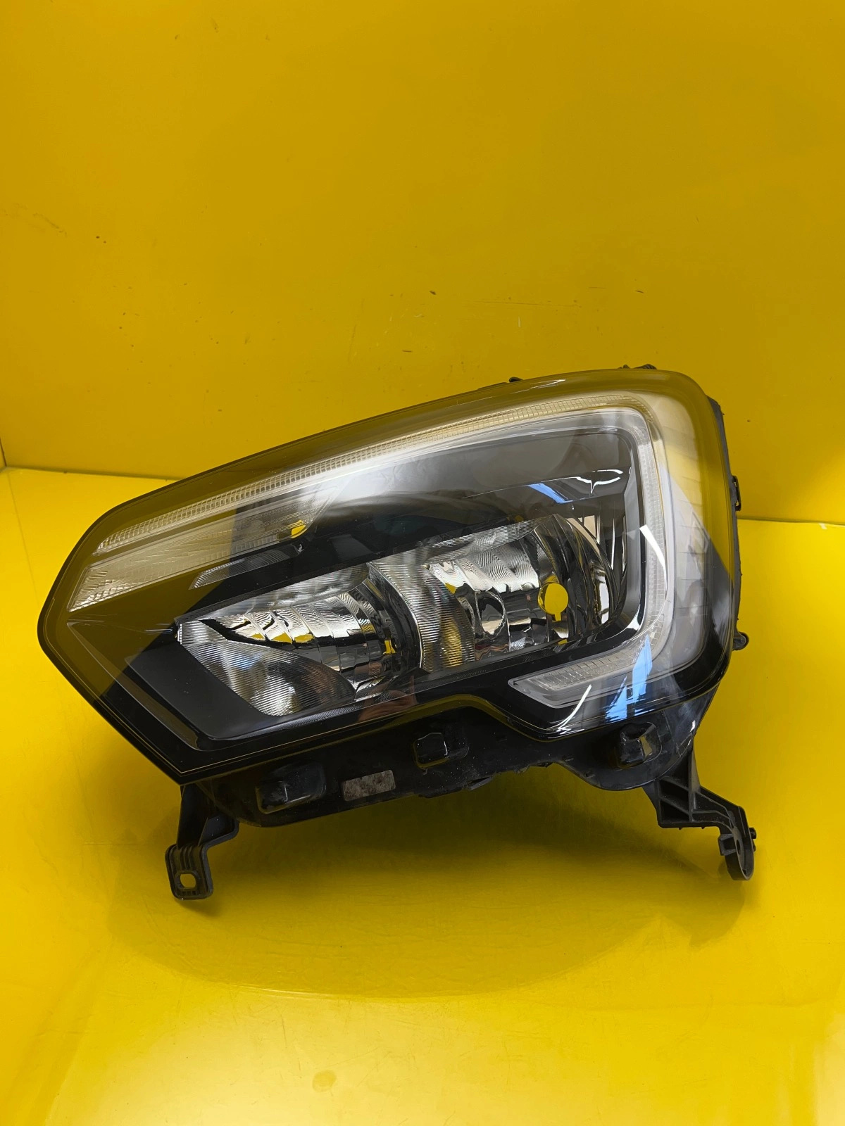 Phare gauche Renault Master 4 IV 19- Led 260607867R Autolamps Phare gauche Renault Master 4 IV 19- Led 260607867R