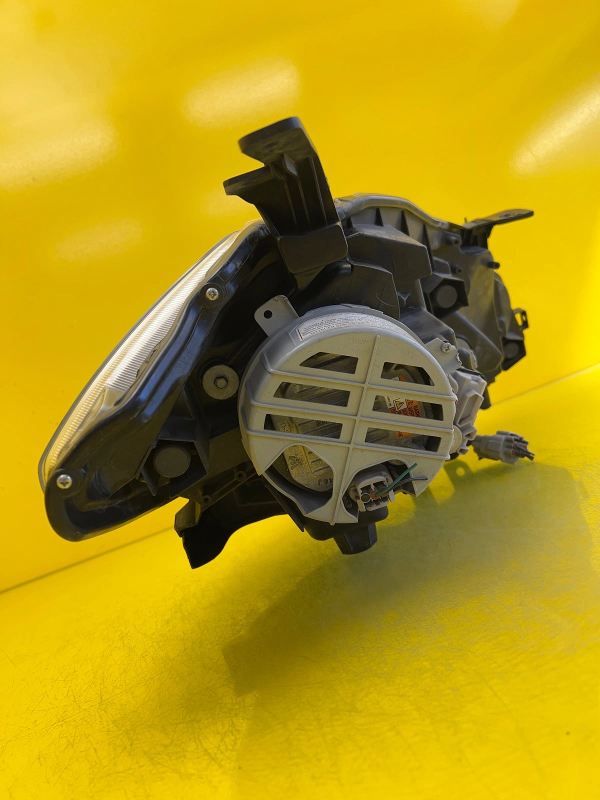 Phare avant gauche Suzuki SX4 S-Cross Xenon Led 13-16 Autolamps 4 Phare avant gauche Suzuki SX4 S-Cross Xenon Led 13-16