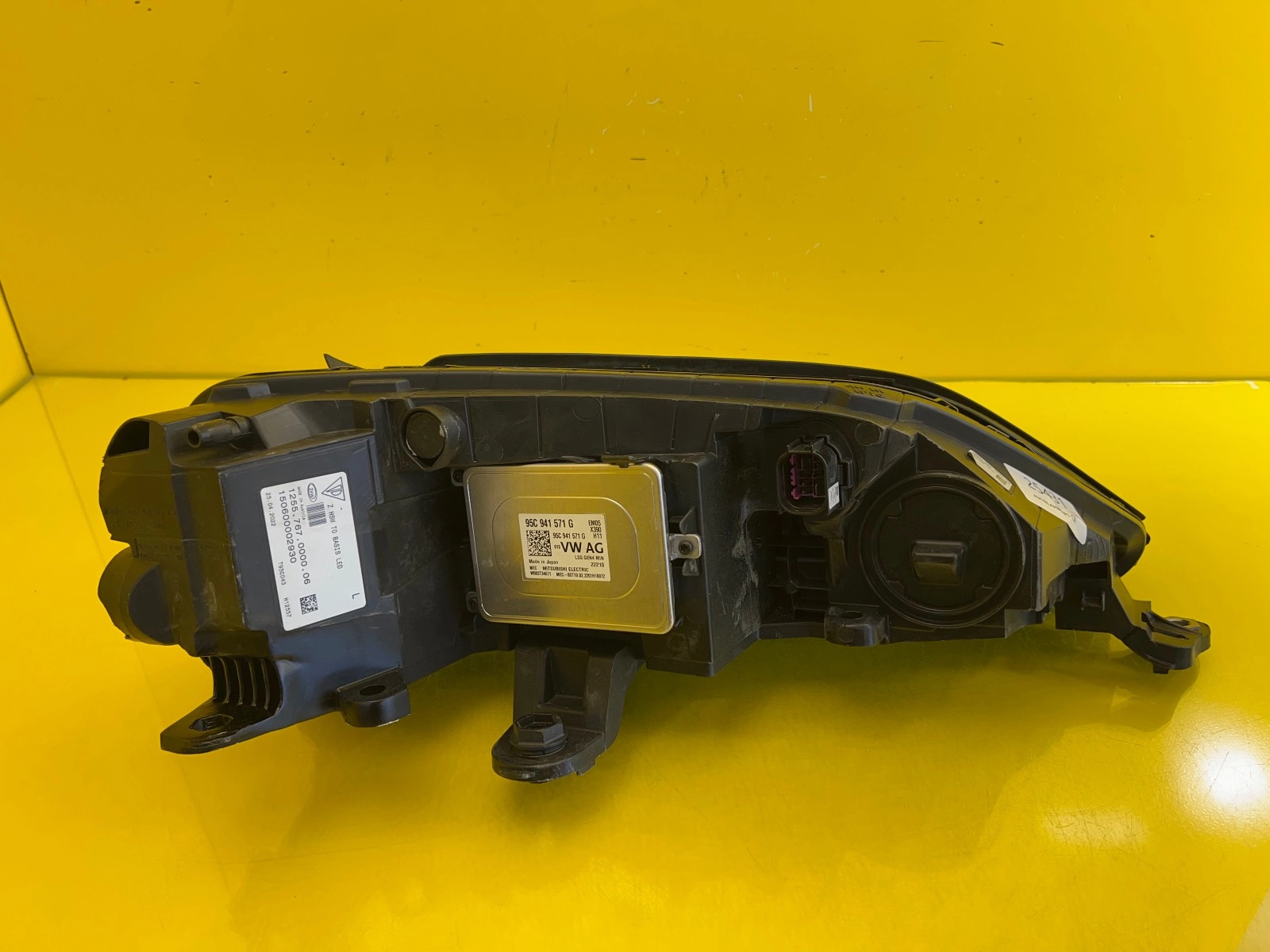 Phare avant gauche Porsche Macan II 24- Basis Led 95C941005G Autolamps 3 Phare avant gauche Porsche Macan II 24- Basis Led 95C941005G