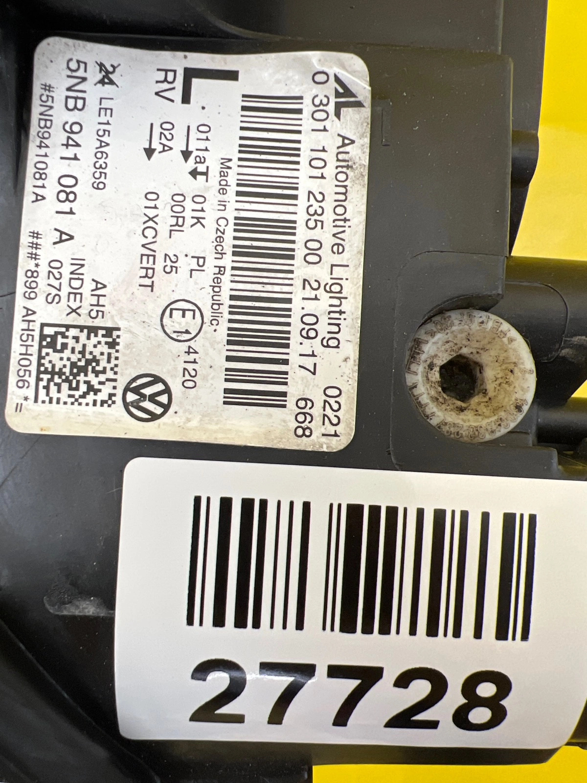Phare gauche Volkswagen Tiguan II 2 16- Full Led 5NB941081A Autolamps 2 Phare gauche Volkswagen Tiguan II 2 16- Full Led 5NB941081A