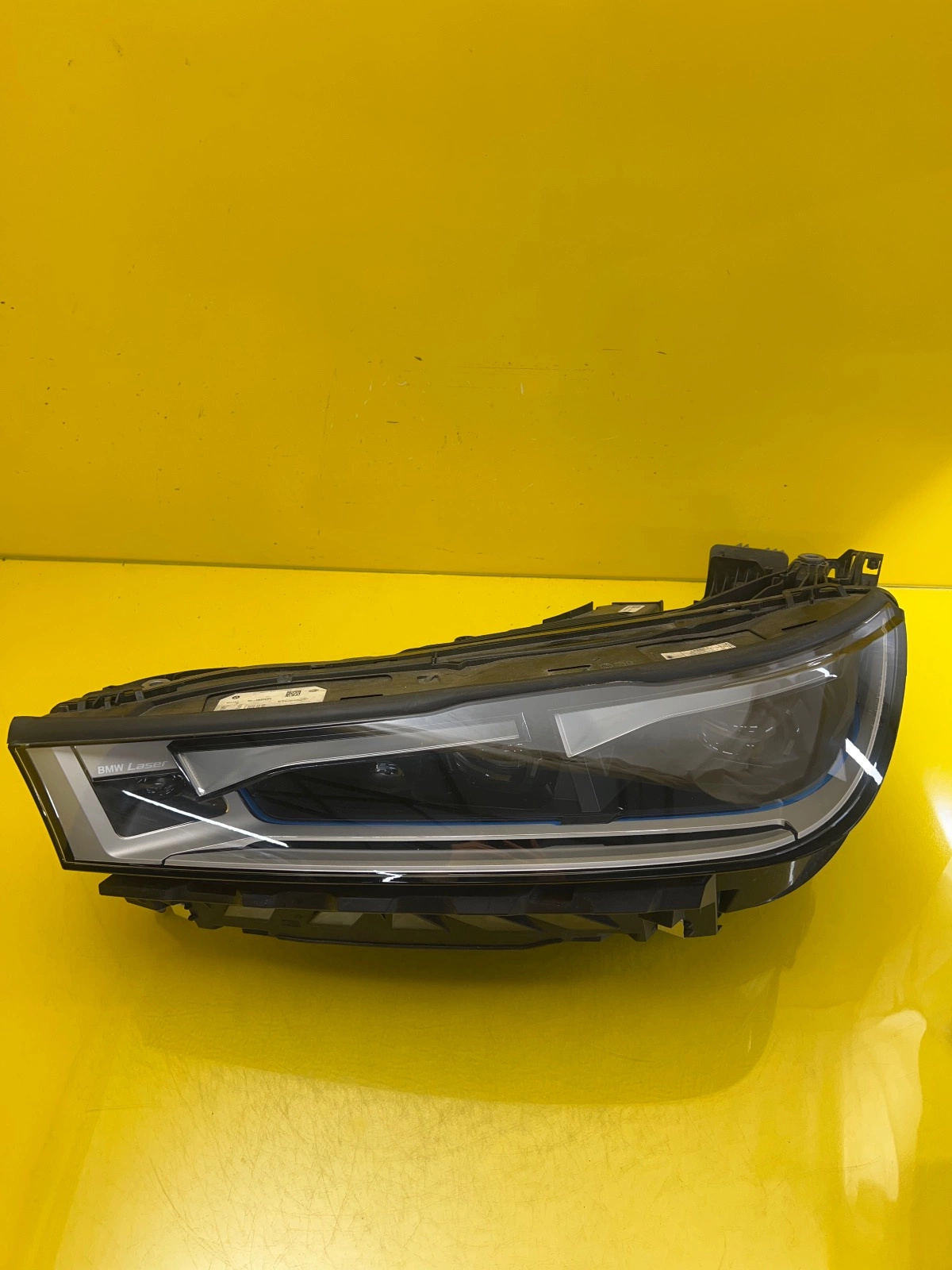 Phare gauche BMW IX M60 Full Led Laser 5A3CEA1-05 Autolamps Phare gauche BMW IX M60 Full Led Laser 5A3CEA1-05