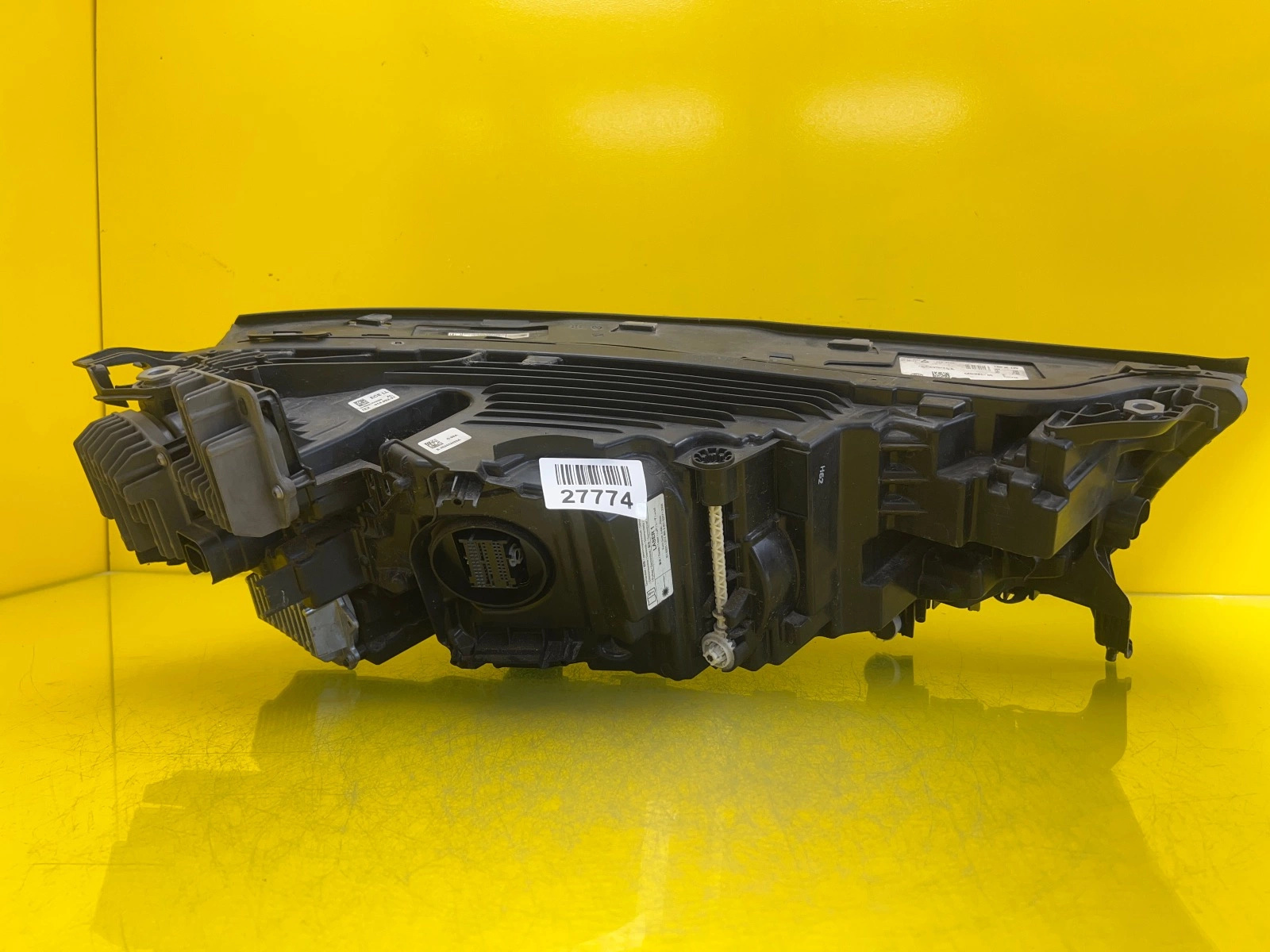 Phare gauche BMW IX M60 Full Led Laser 5A3CEA1-05 Autolamps 4 Phare gauche BMW IX M60 Full Led Laser 5A3CEA1-05