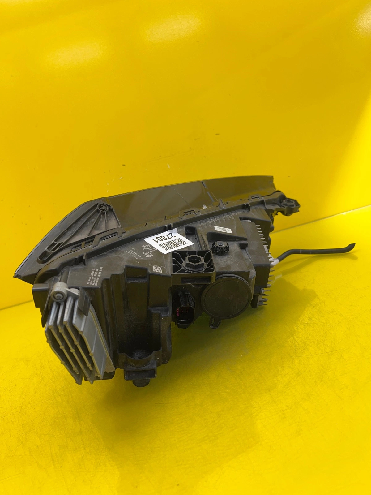 Phare gauche Lamborghini Urus Full Led Matrix 4ML941035C Autolamps 4 Phare gauche Lamborghini Urus Full Led Matrix 4ML941035C