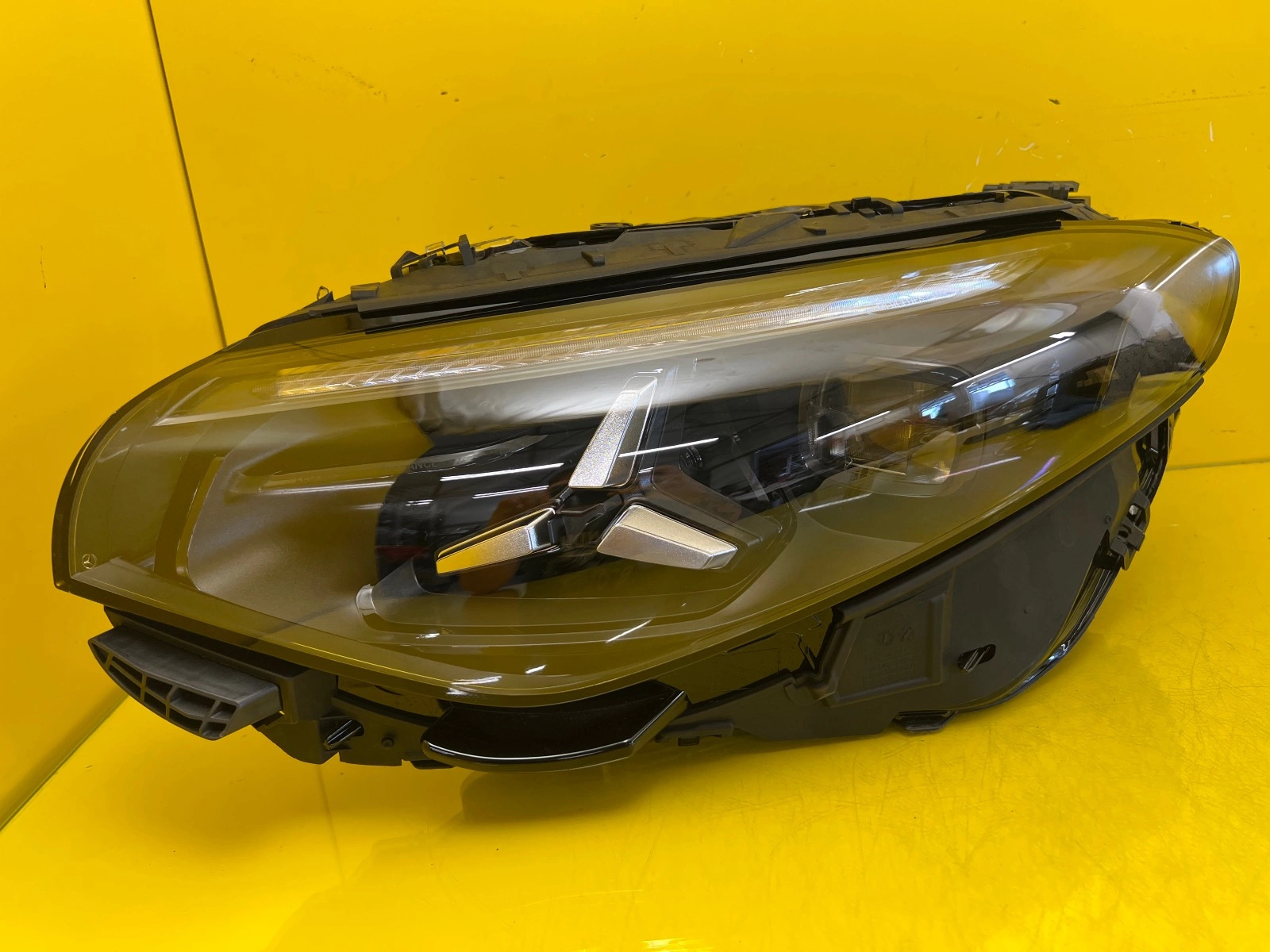 Phare droit Mercedes CLA III W174 C174 Multibeam Led A1749062602 Autolamps Phare droit Mercedes CLA III W174 C174 Multibeam Led A1749062602