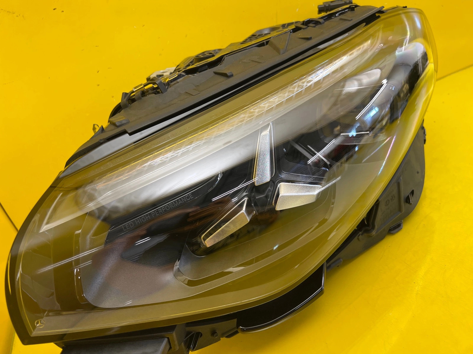 Phare droit Mercedes CLA III W174 C174 Multibeam Led A1749062602 Autolamps 2 Phare droit Mercedes CLA III W174 C174 Multibeam Led A1749062602