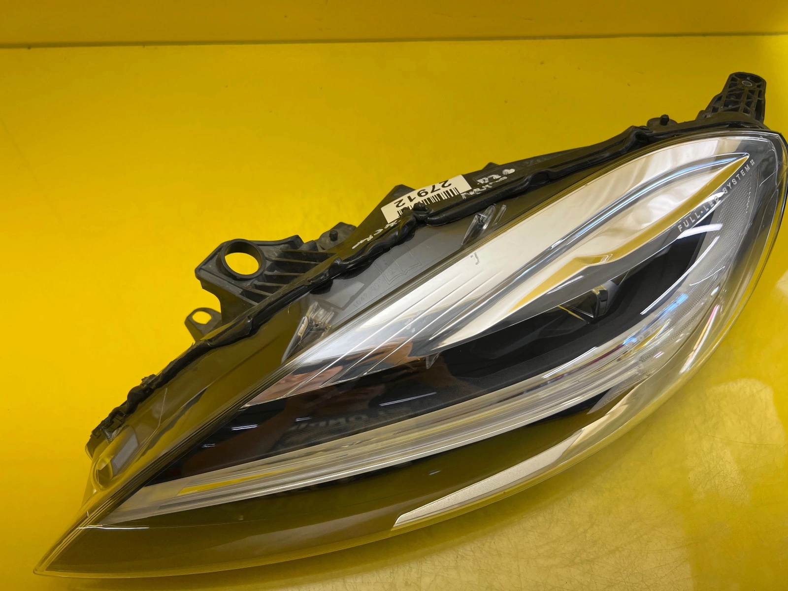 Phare gauche Volvo V40 XC40 Mid Led 16-19 32228483 Autolamps 10 Phare gauche Volvo V40 XC40 Mid Led 16-19 32228483